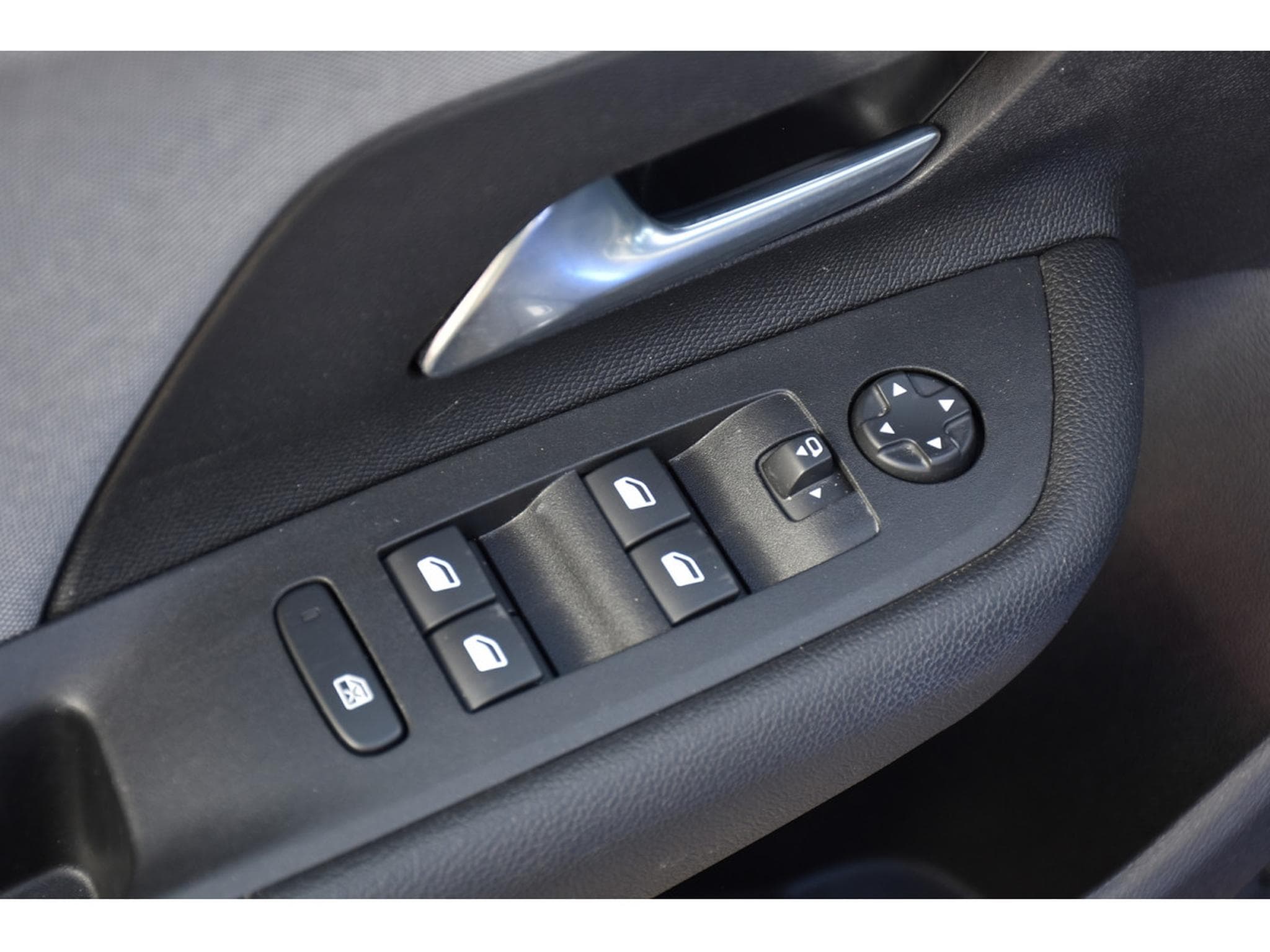 Opel Mokka 1.2 Turbo MHEV Edition e-DCT6 ACC SIDE GPS CAM 1° MAIN (2025) - Foto 23