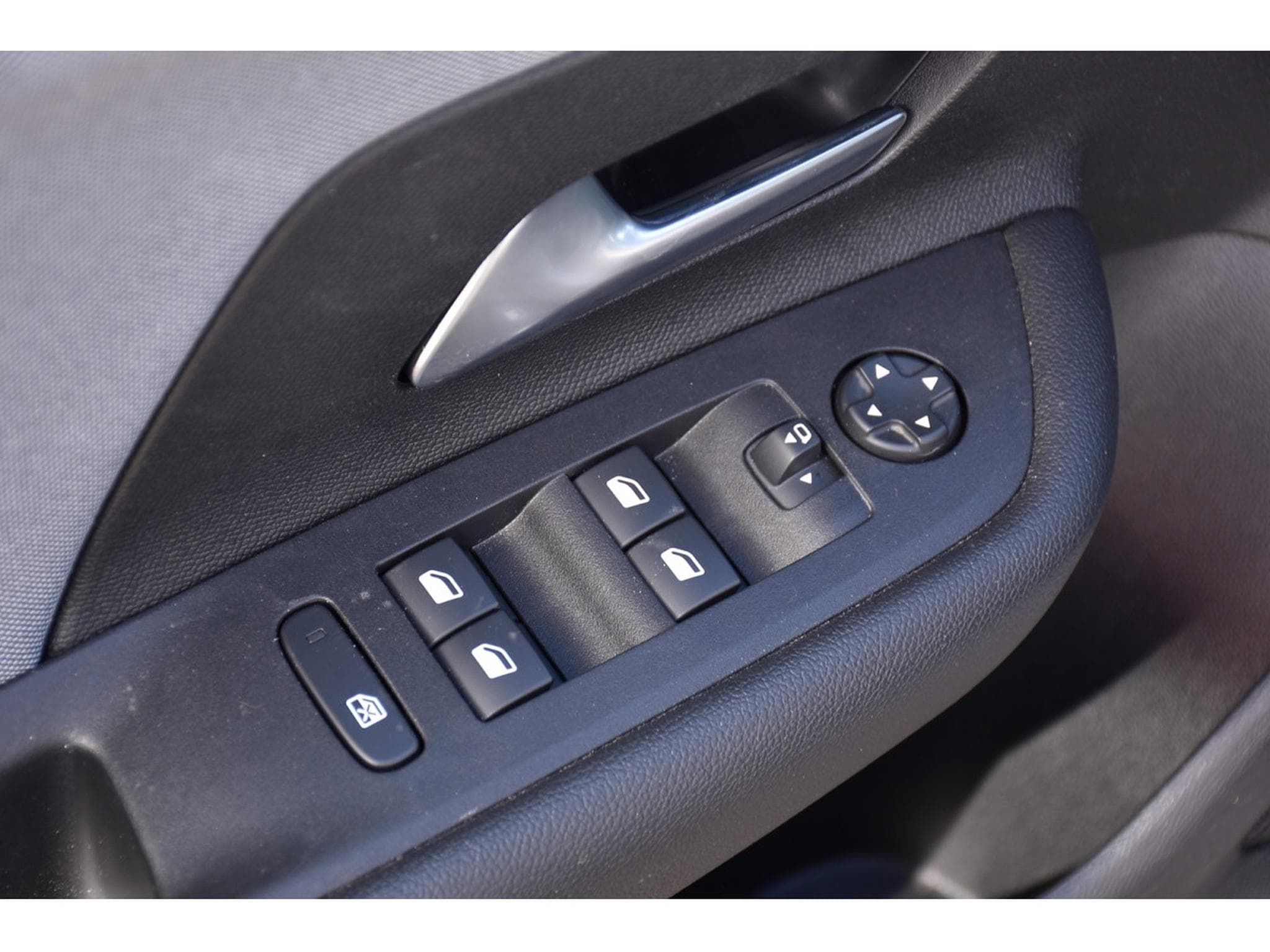 Opel Mokka 1.2 Turbo MHEV Edition e-DCT6 ACC SIDE GPS CAM 1° MAIN (2025) - Foto 23