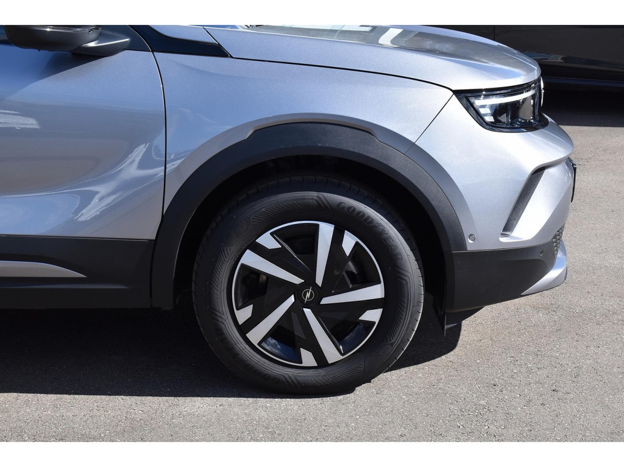 Opel Mokka 1.2 Turbo MHEV Edition e-DCT6 ACC SIDE GPS CAM 1° MAIN (2025) - Foto 5