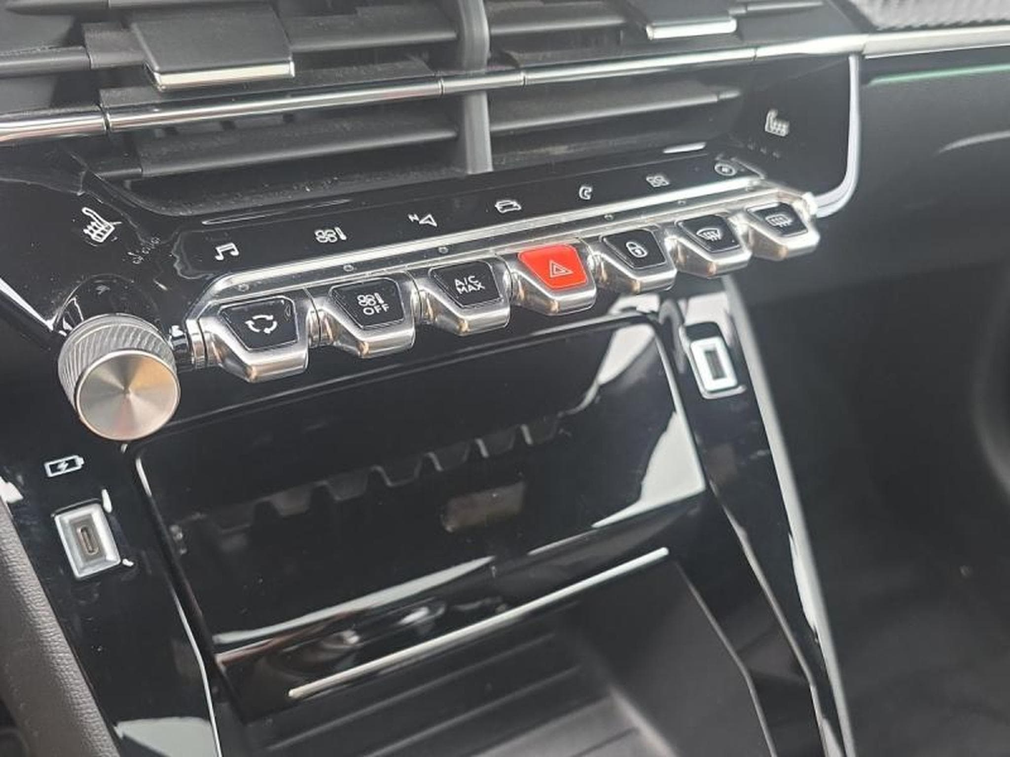 PEUGEOT 208 e-208 136ch GT (2021) - Photo 11