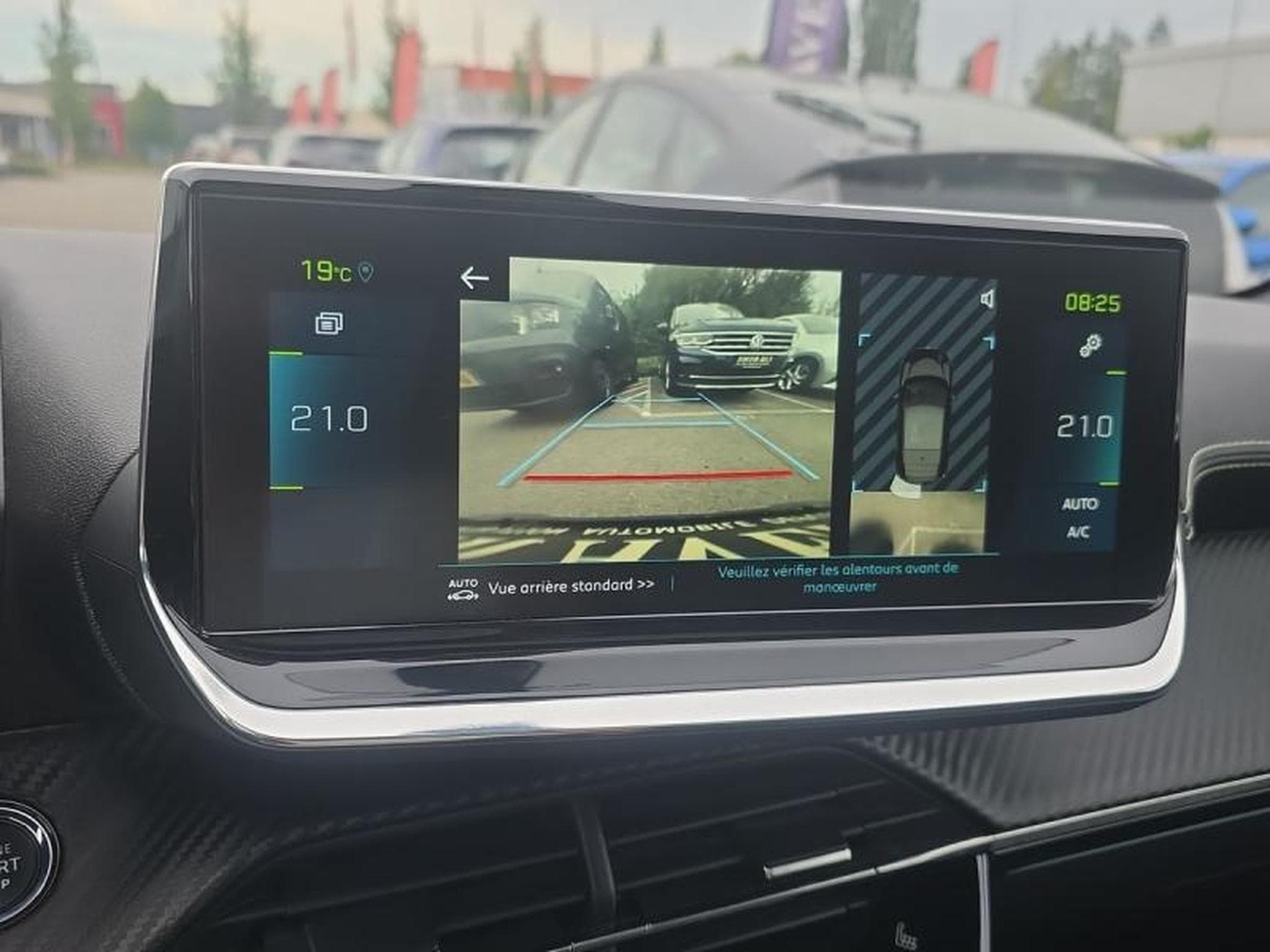 PEUGEOT 208 e-208 136ch GT (2021) - Photo 7