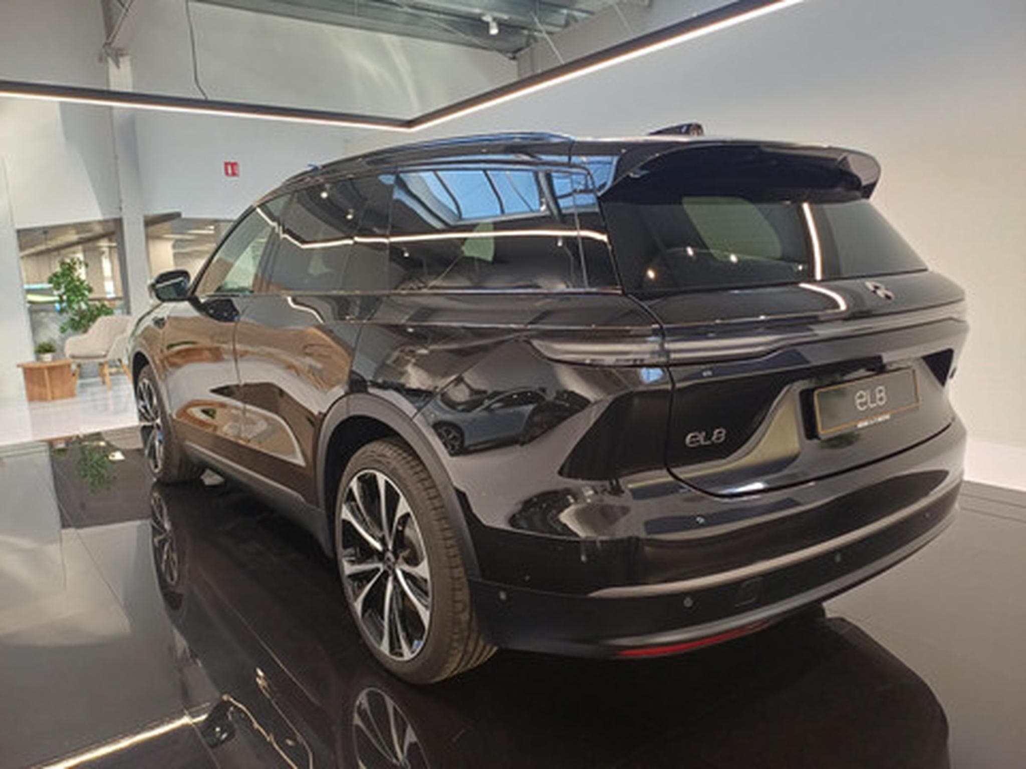 NIO EL8 Long Range (2026) - Photo 4