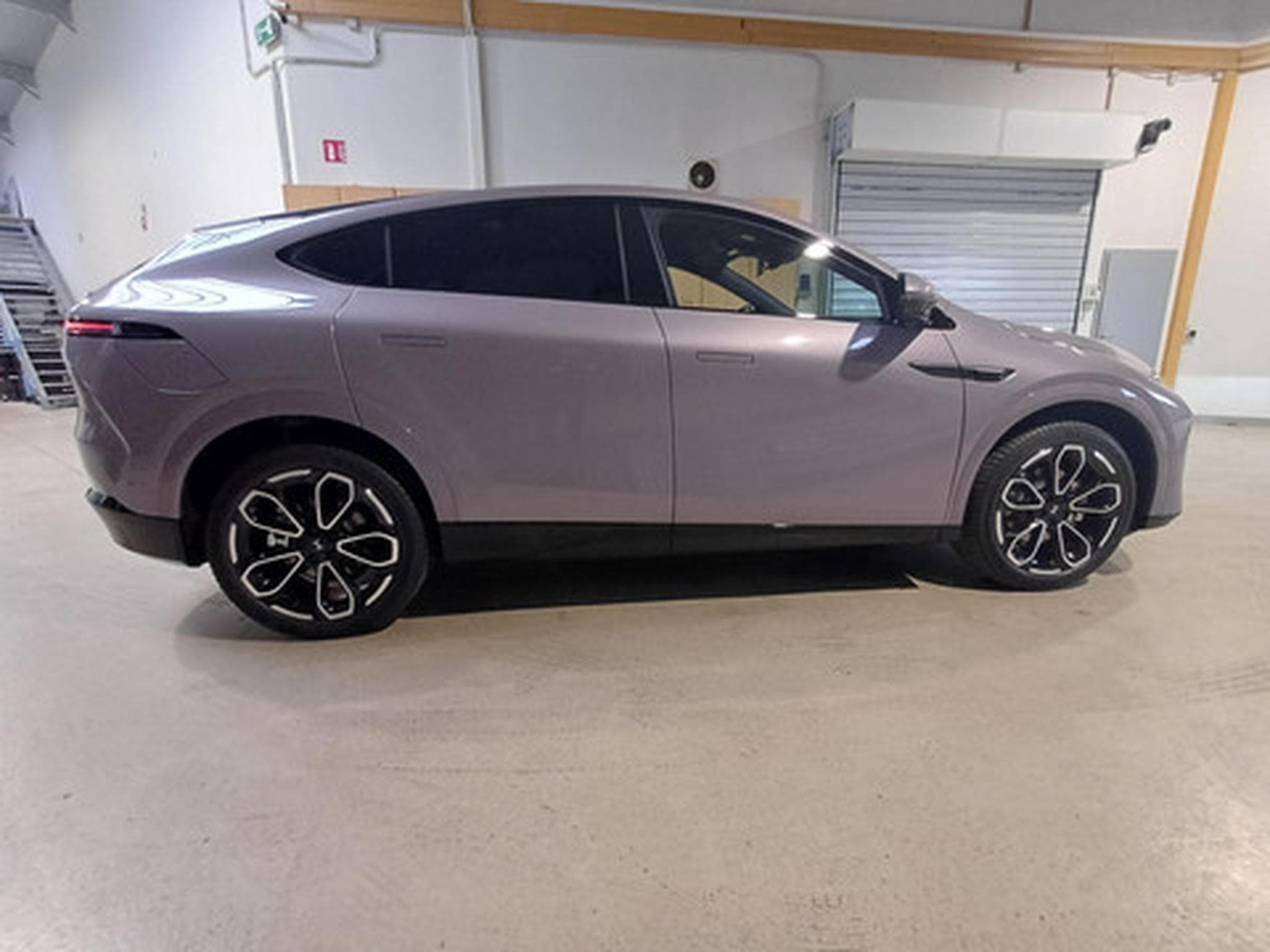 YPENG G6 New AWD Performance 358 KW (2026) - Photo 7