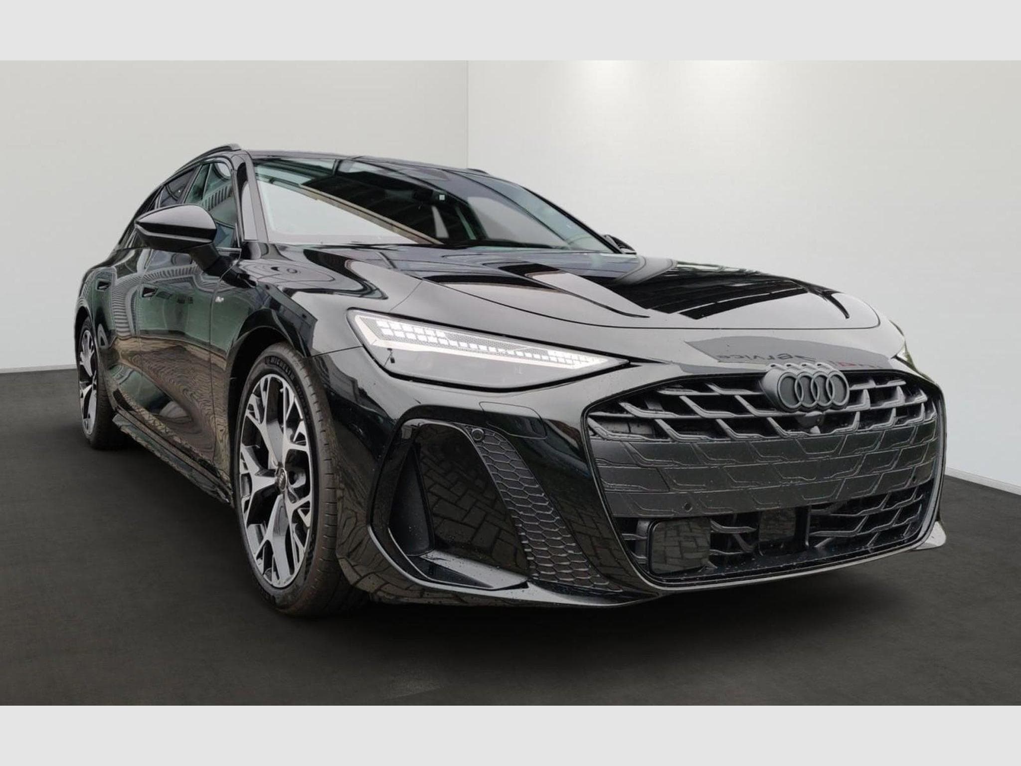 Audi A6 Avant S-line 40 (2025) - Photo 2