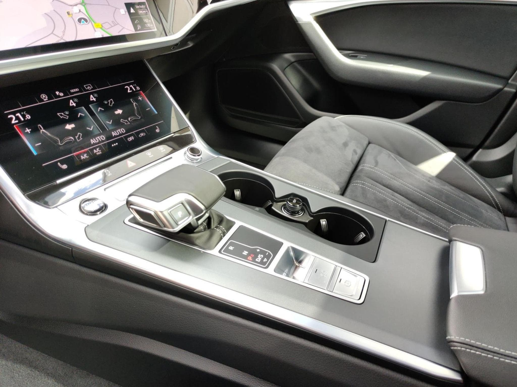 Audi A6 Avant S-line 50 (2024) - Photo 13