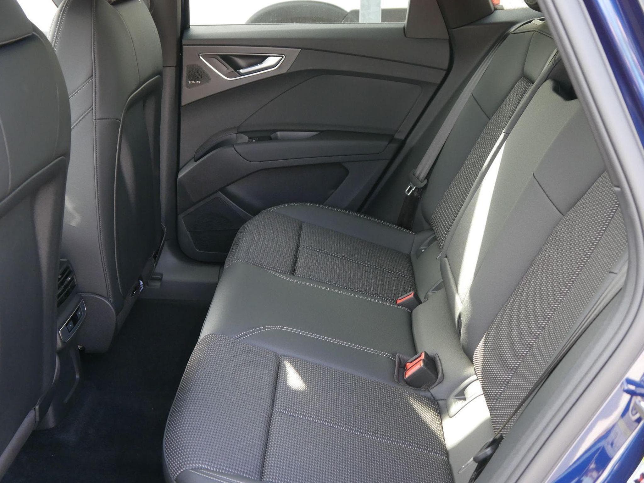 Audi Q4 Sportback 50 QUATTRO (2023) - Photo 11