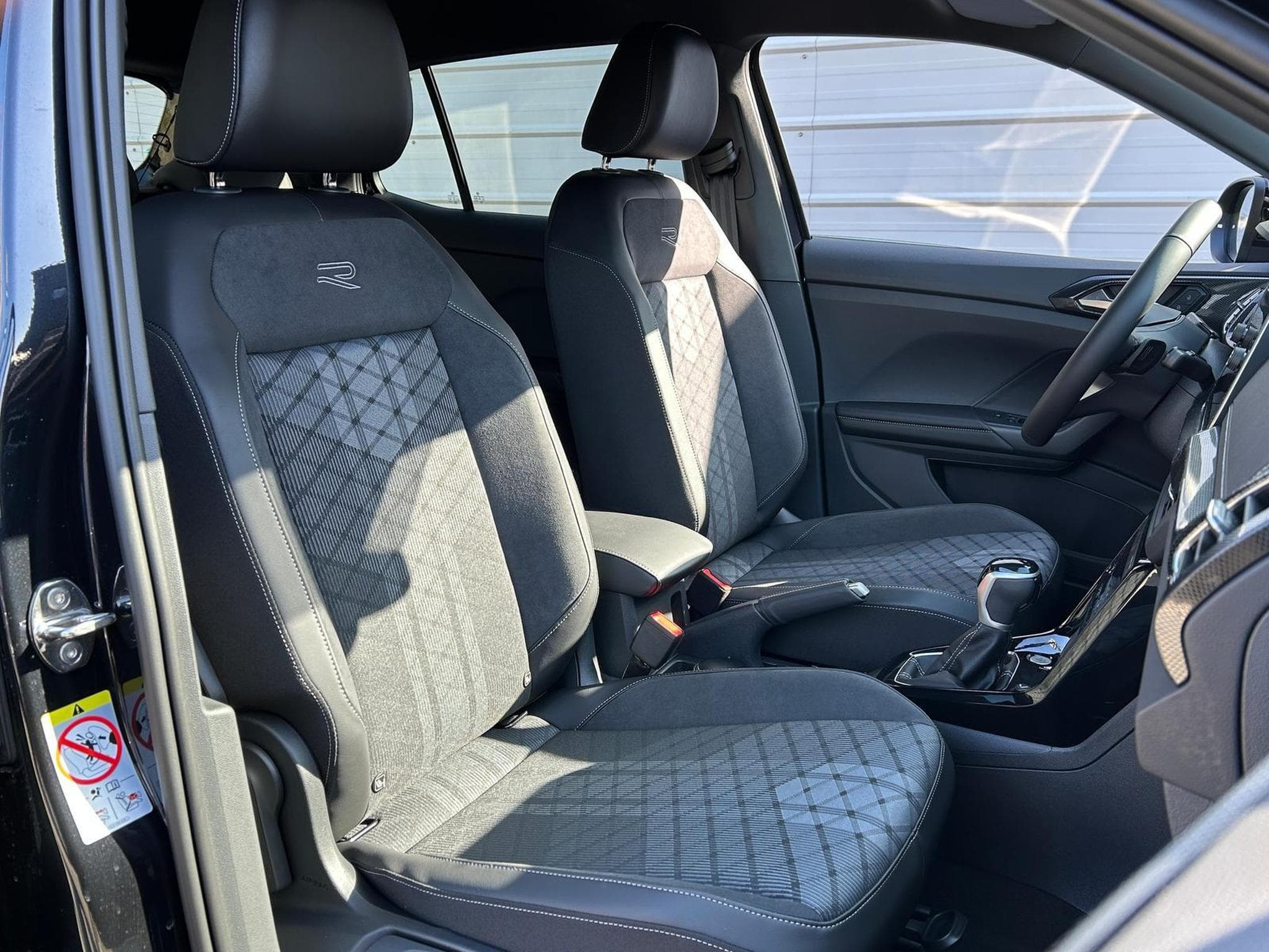 VW T-Cross R-Line (2026) - Foto 11