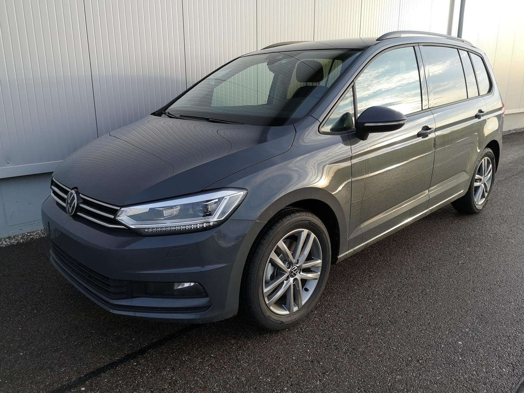 VW Touran Comfortline BMT/Start-Stopp (2026) - Photo 1