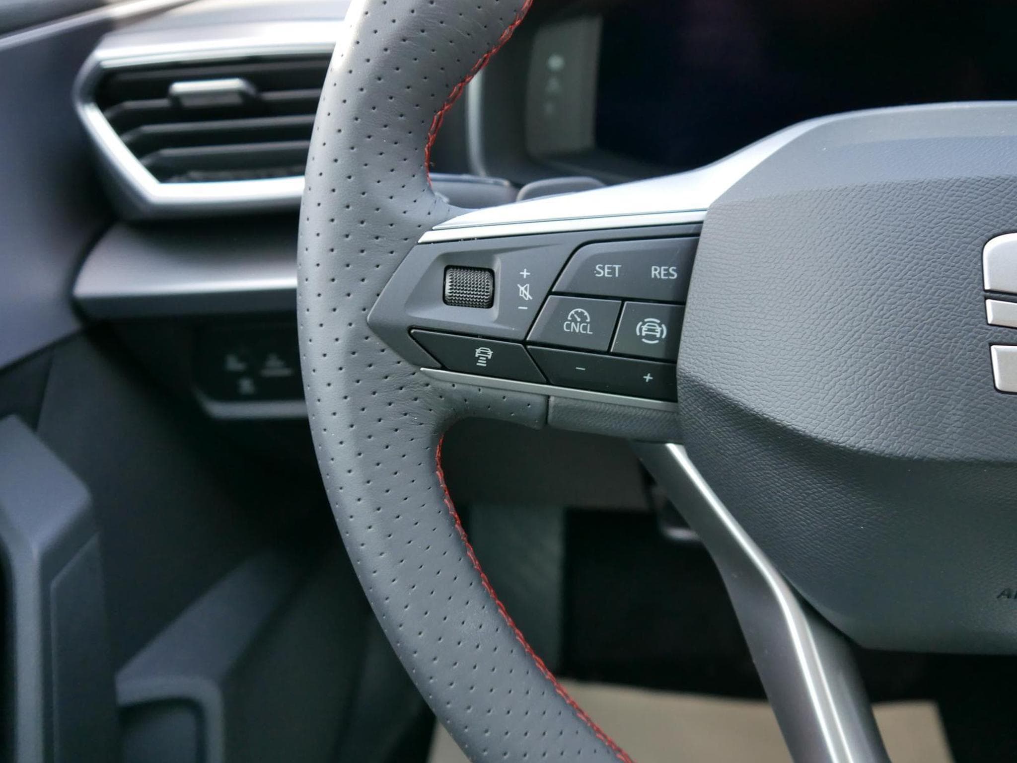 Seat Leon FR 2.0 TDI DSG (2026) - Photo 12