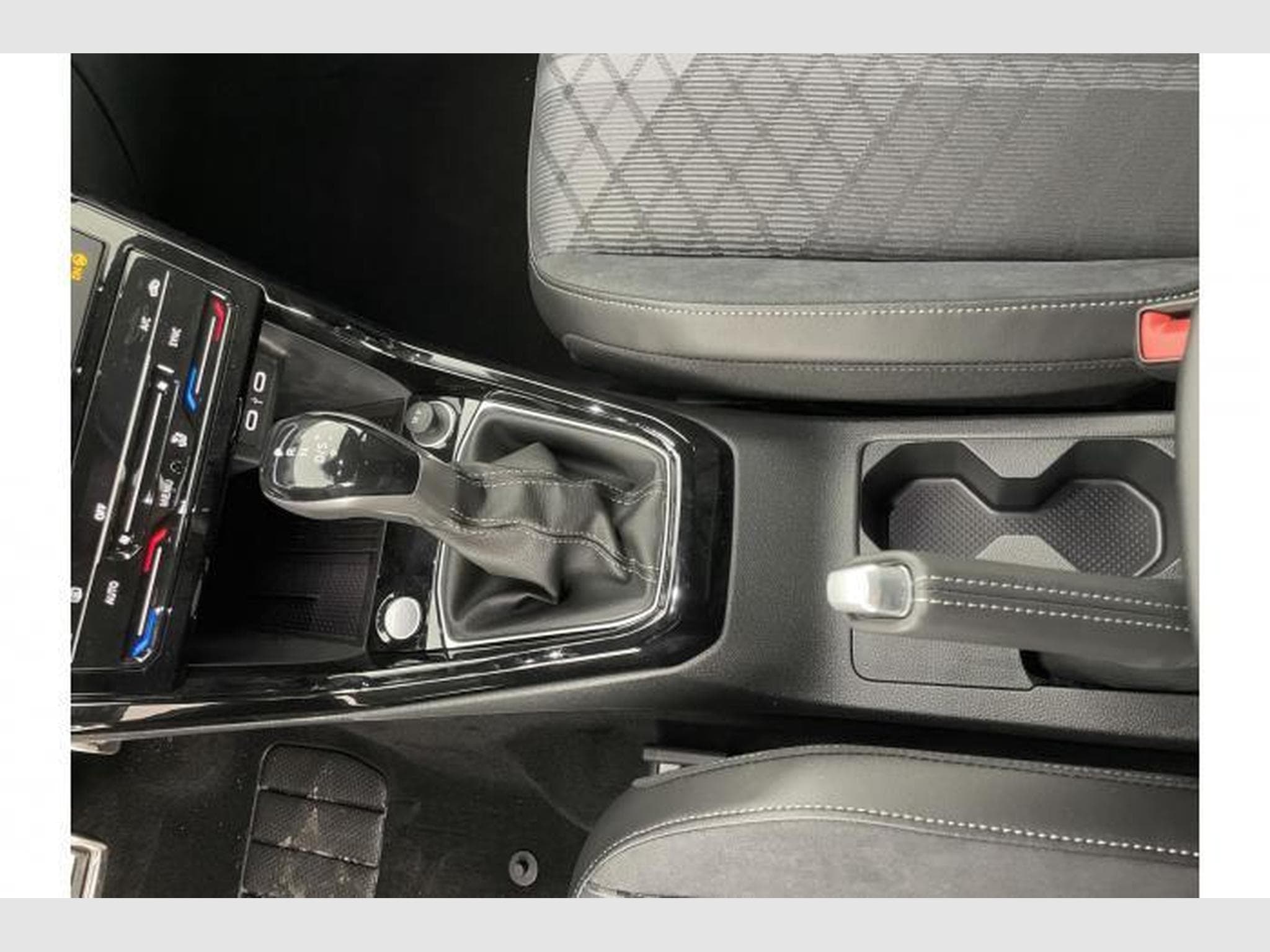 VW T-Cross R-Line (2026) - Foto 17