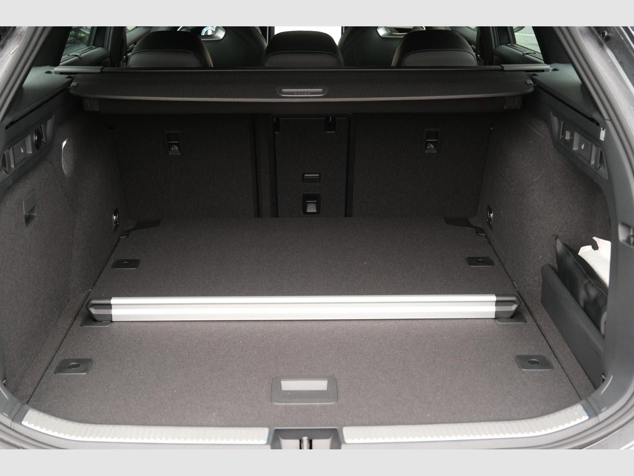 VW Passat Variant Var. 2.0 (2026) - Photo 7