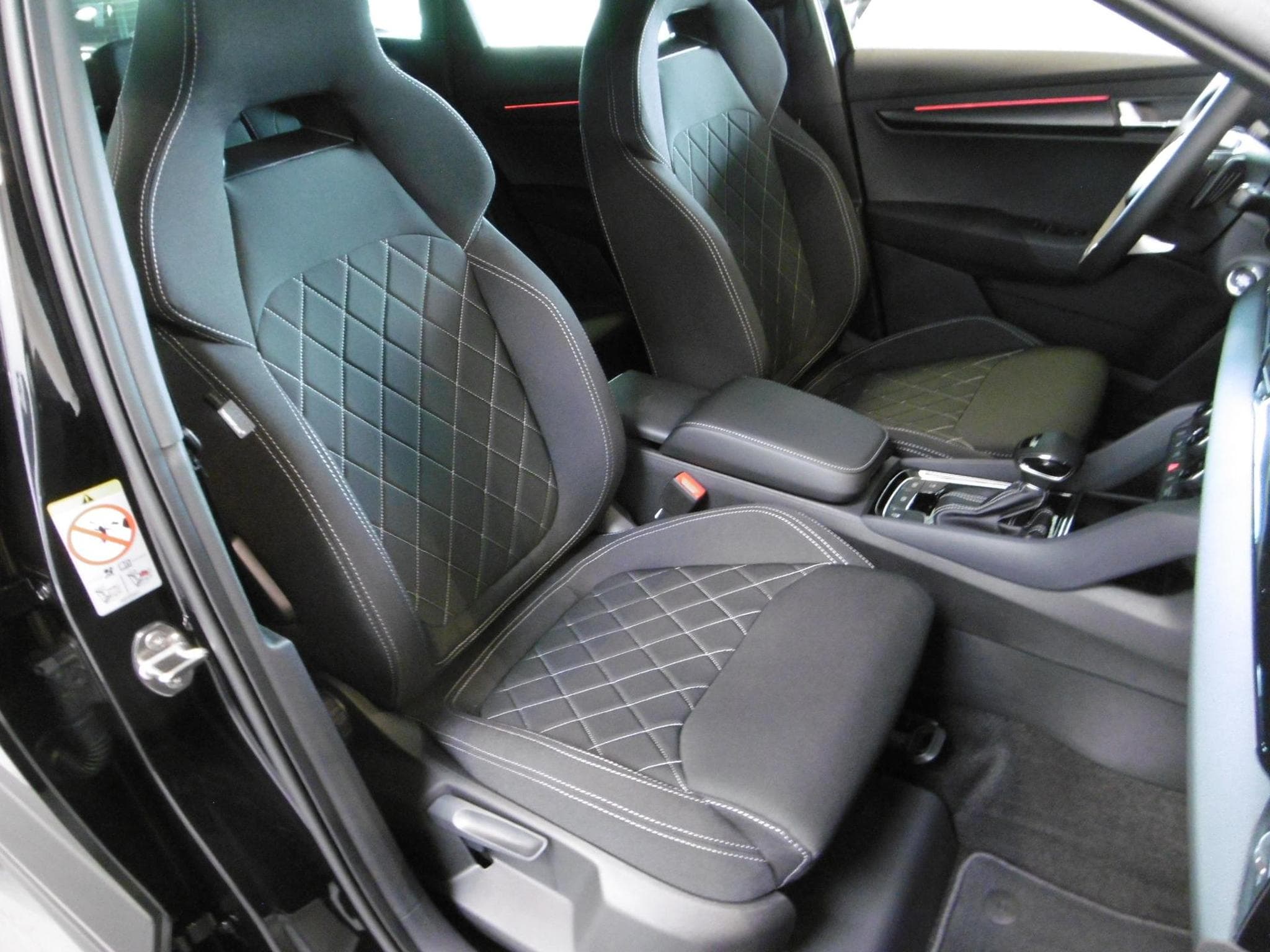 Skoda Karoq Sportline 1.5 TSI (2026) - Photo 10