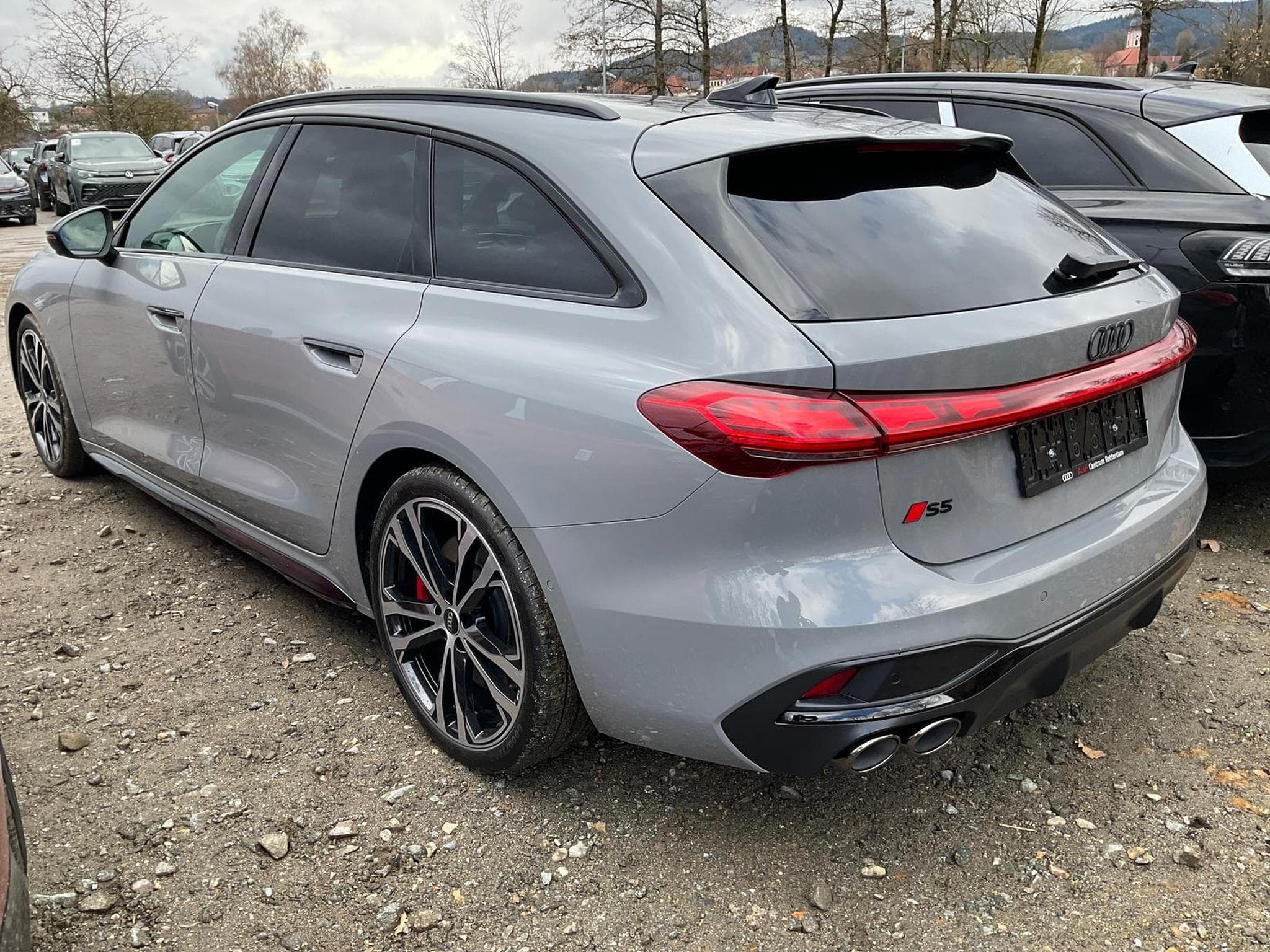 Audi S5 Kombi TFSI quattro 270 kW (2026) - Photo 2