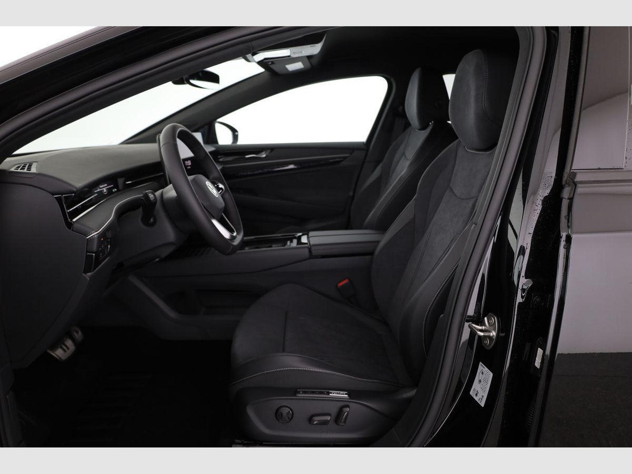 VW ID.7 Kombi Pro S 210 kW (2026) - Photo 9