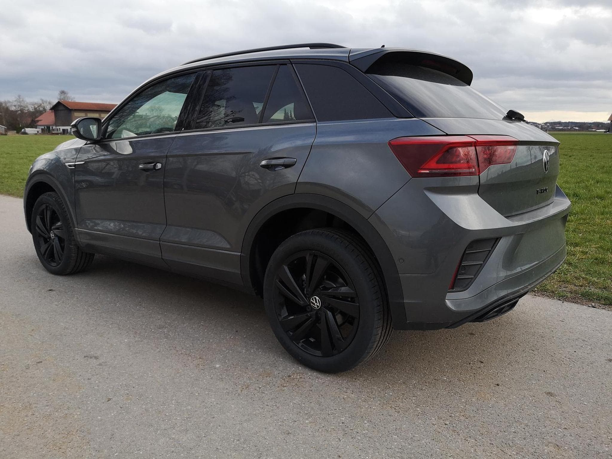 VW T-Roc R-Line (2026) - Photo 2