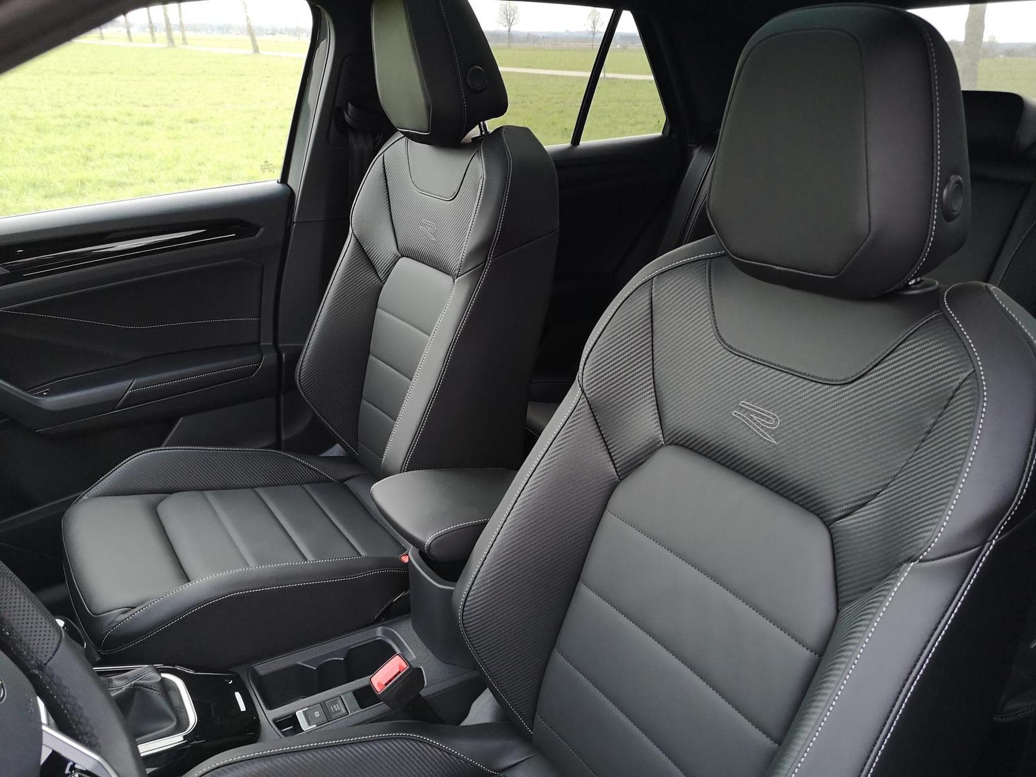 VW T-Roc R-Line (2026) - Photo 7