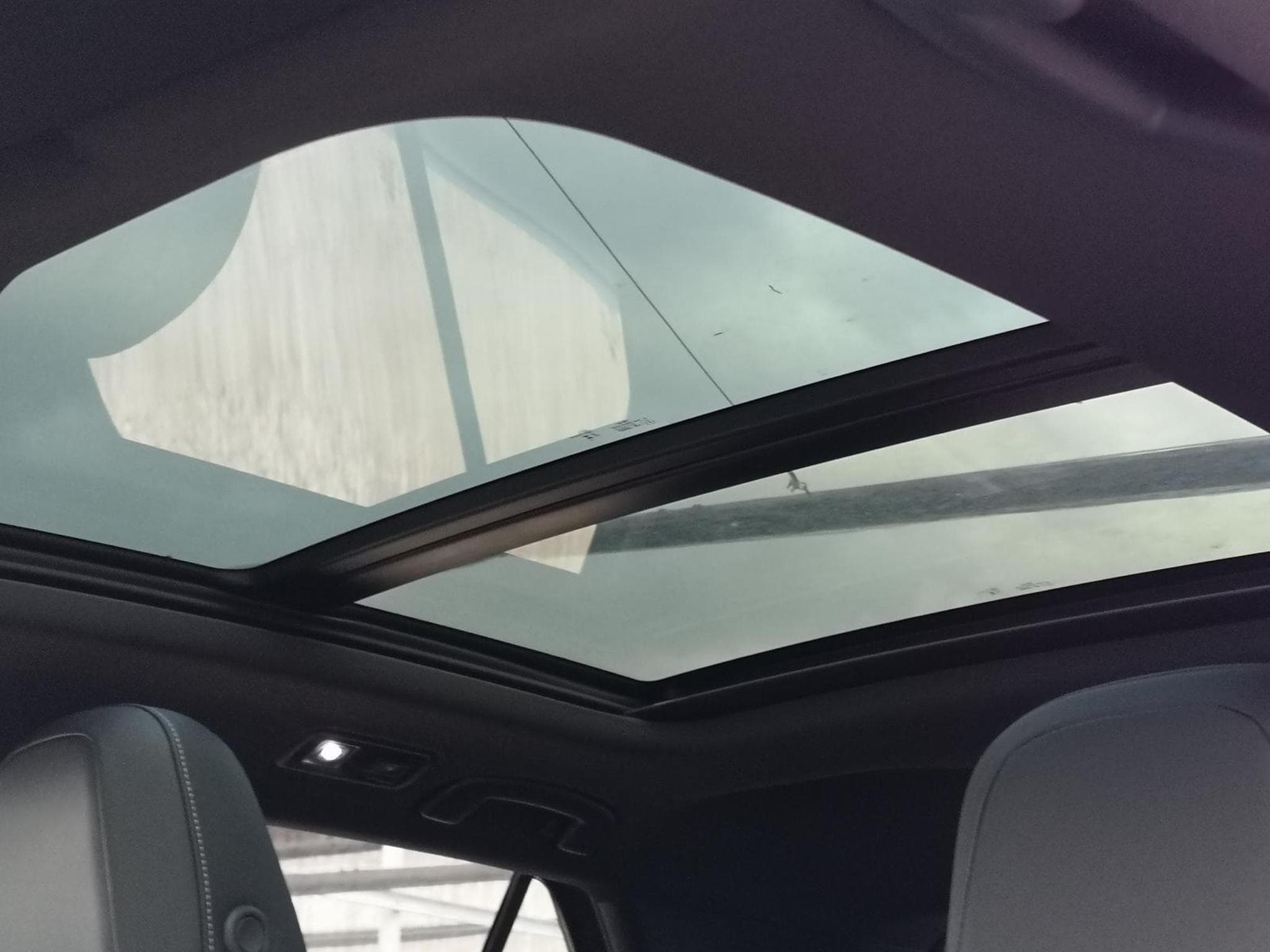 VW T-Roc R-Line (2026) - Photo 9