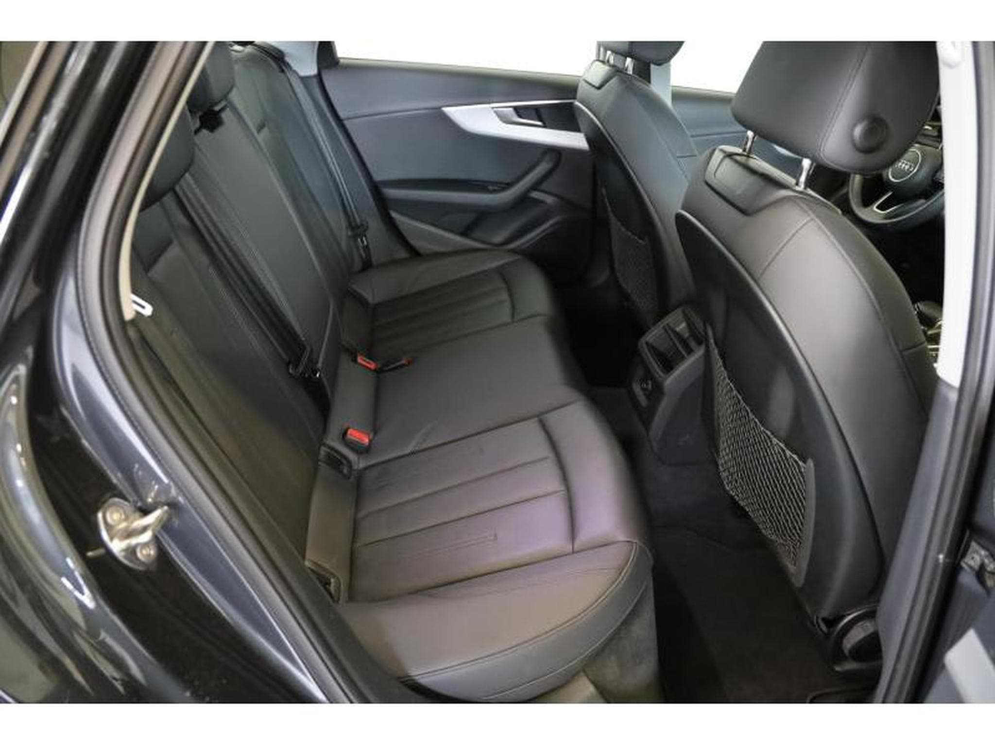 Audi A4 Avant (2022) - Foto 18