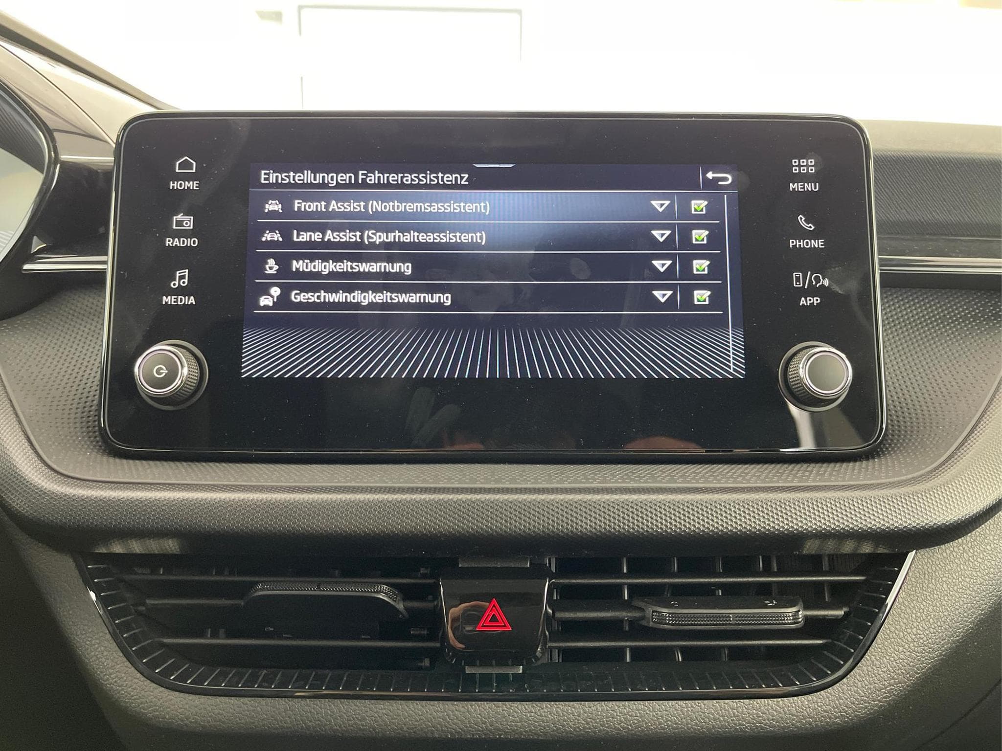 Skoda Fabia Essence (2026) - Photo 10