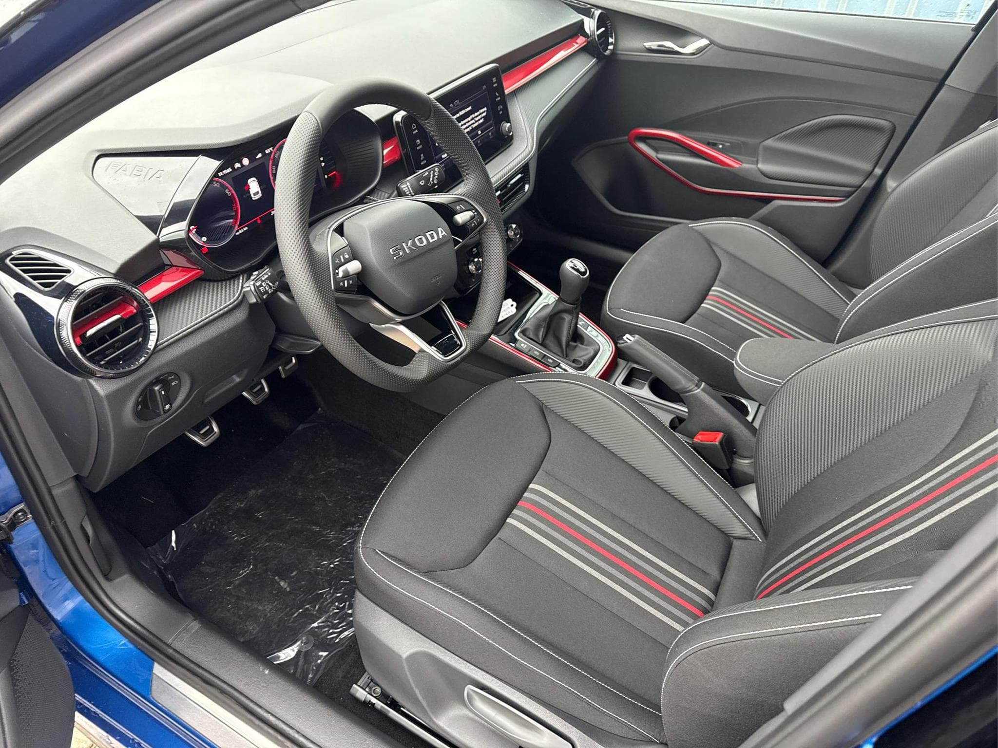 Skoda Fabia Monte Carlo 1.0 (2026) - Photo 5