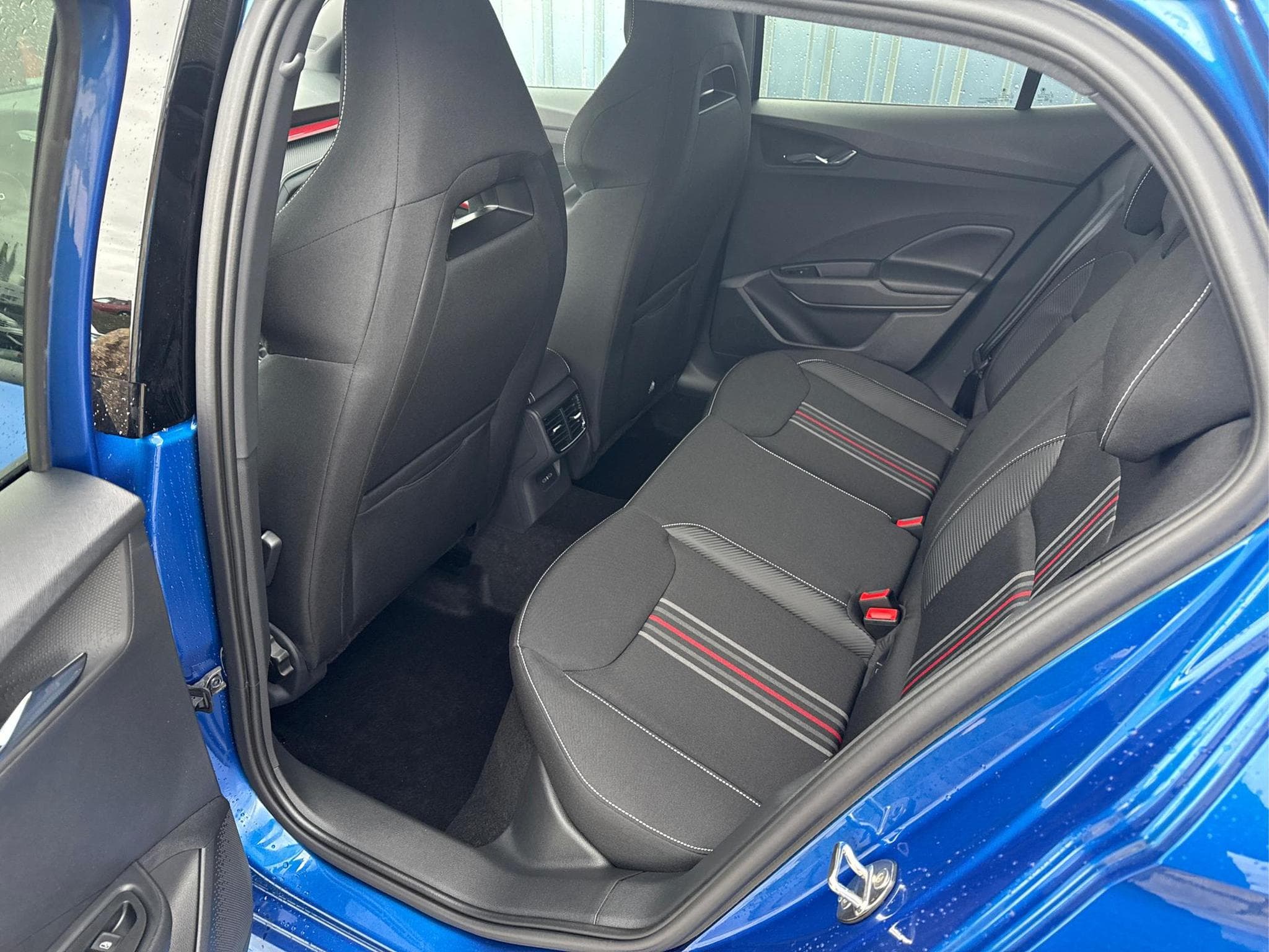 Skoda Fabia Monte Carlo 1.0 (2026) - Photo 7