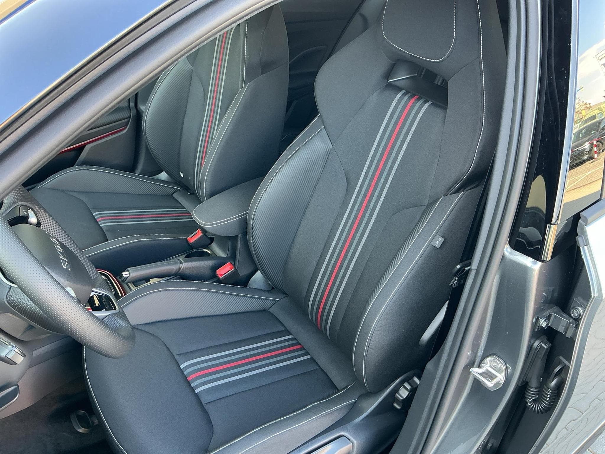 Skoda Fabia Monte Carlo (2026) - Photo 11