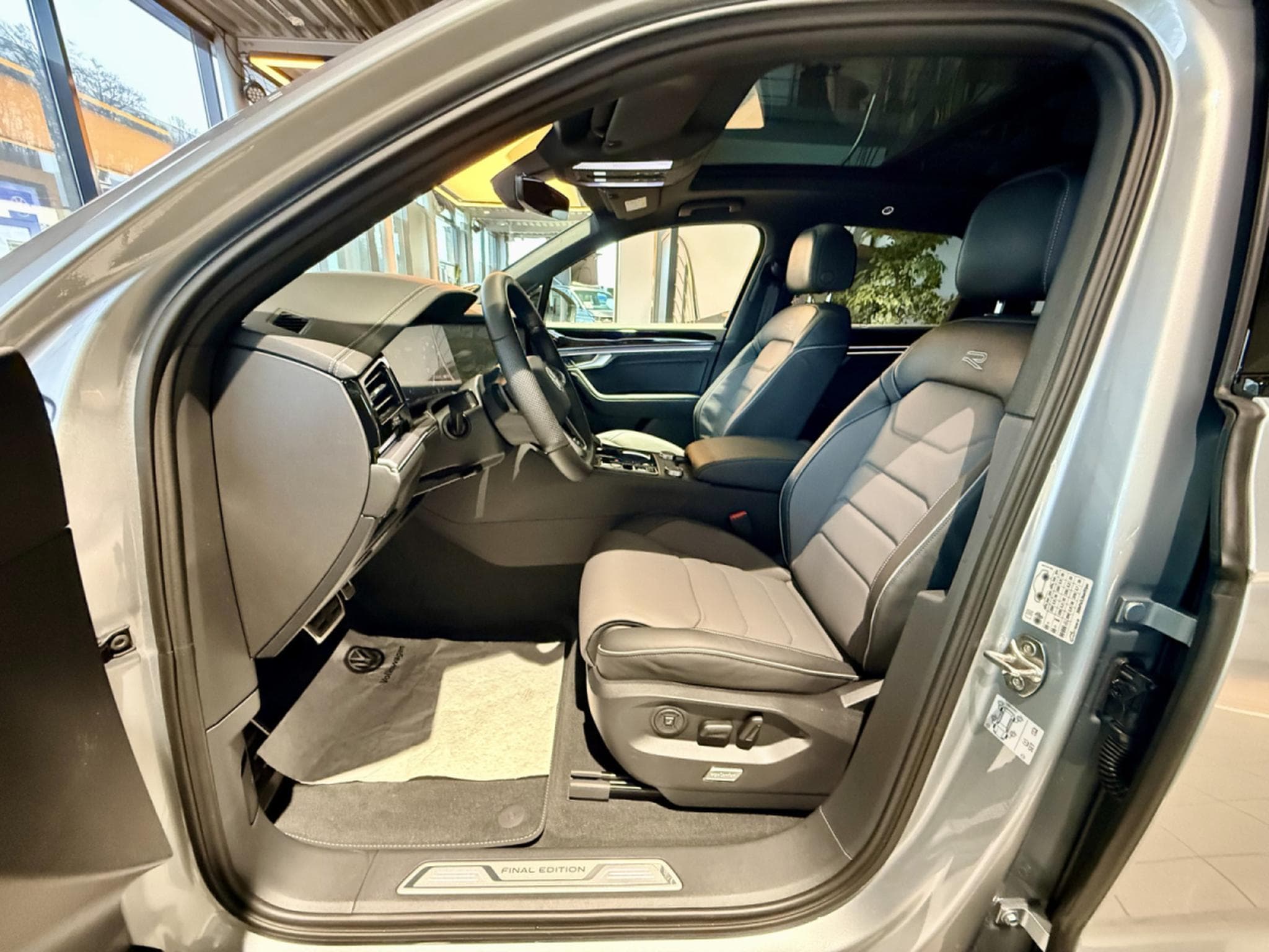 VW Touareg R-Line FINAL EDITION 3.0 V6 TDI 4MOTION 286cv Boîte automati (2026) - Photo 5