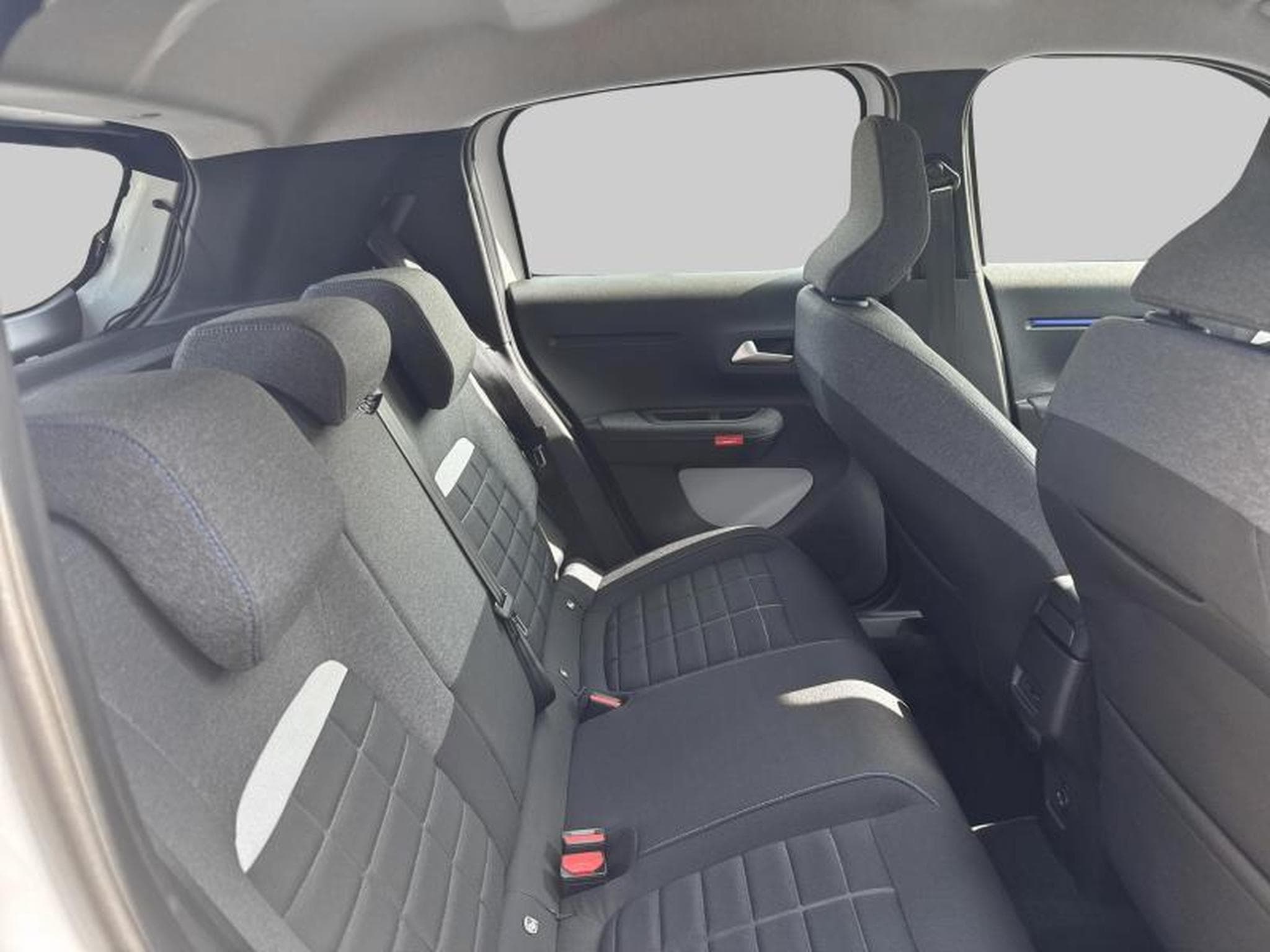 Citroen C3 PLUS Hybrid 100 e-DSC6 (2025) - Foto 10