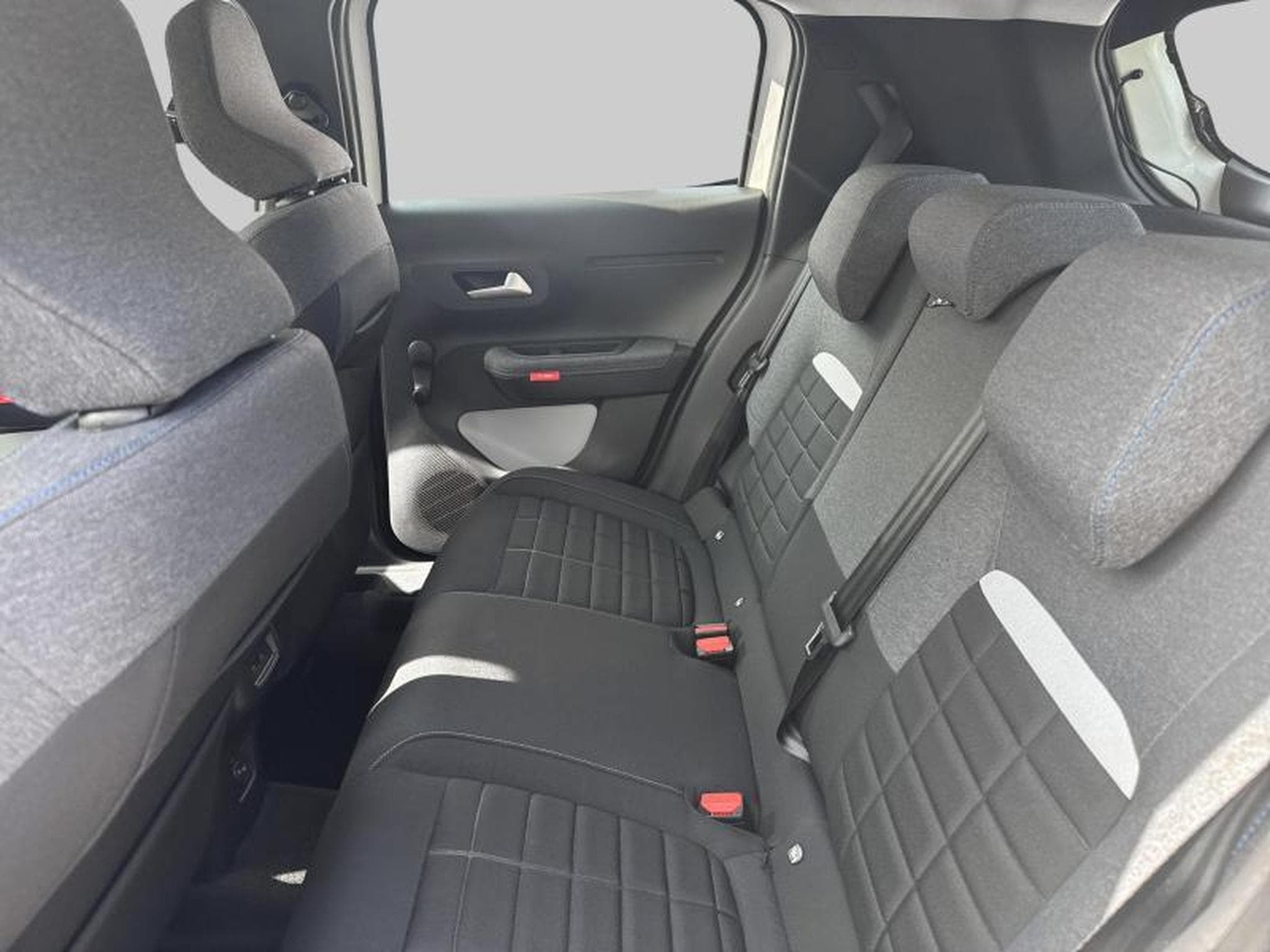 Citroen C3 PLUS Hybrid 100 e-DSC6 (2025) - Foto 12