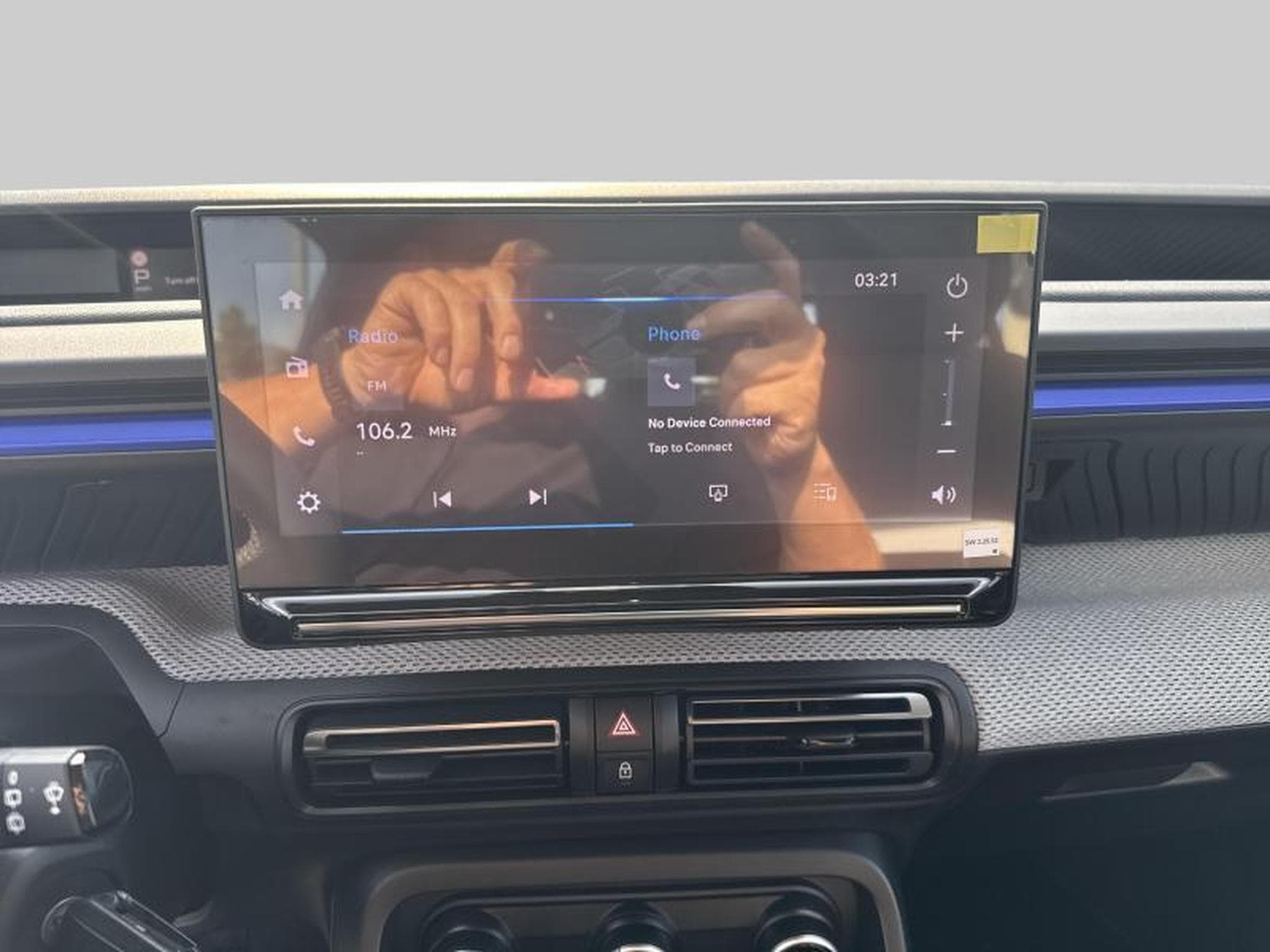 Citroen C3 PLUS Hybrid 100 e-DSC6 (2025) - Foto 16