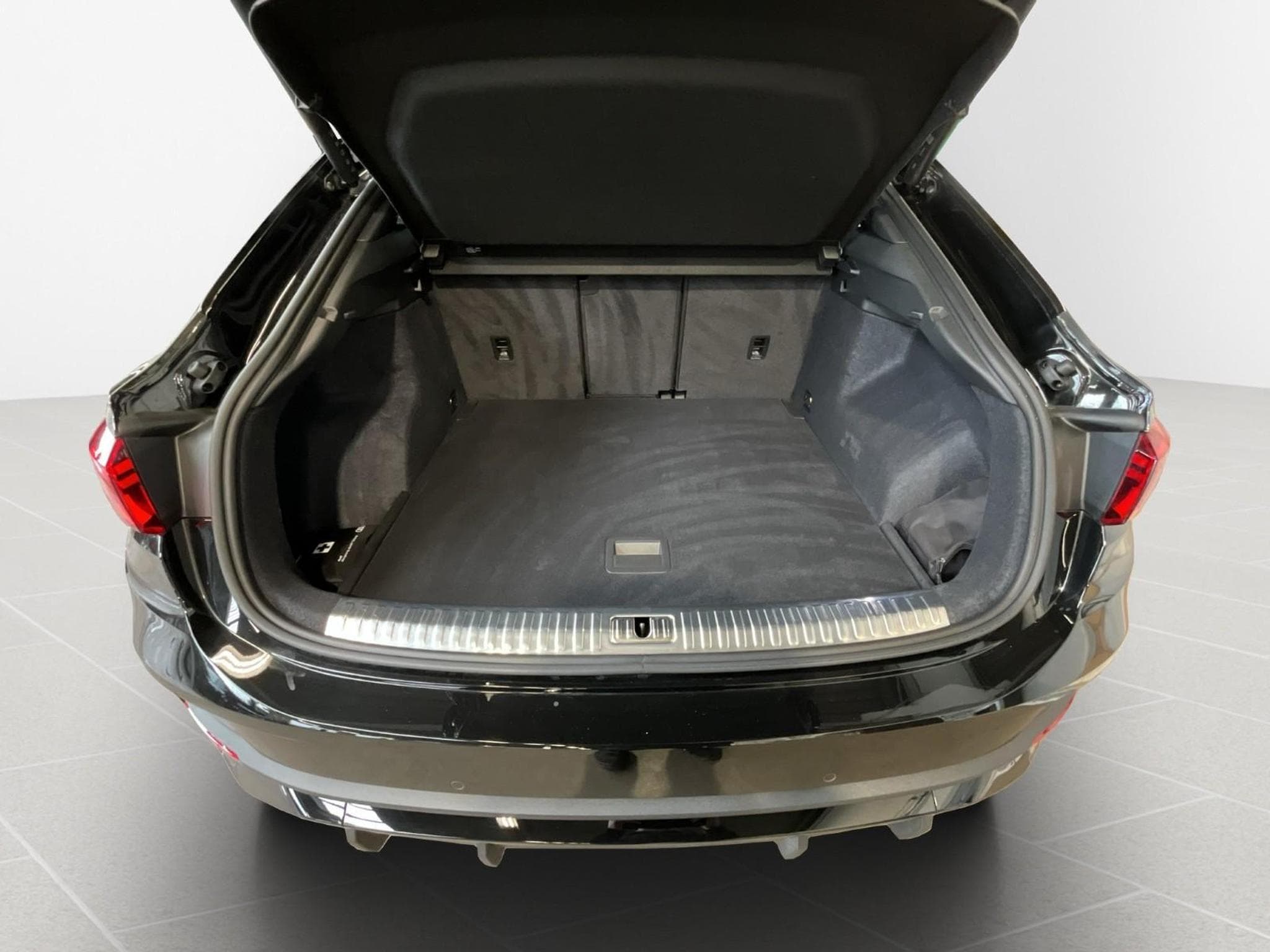 Audi Q3 SB+S-line+S-Tronic+Quattro (2025) - Photo 17