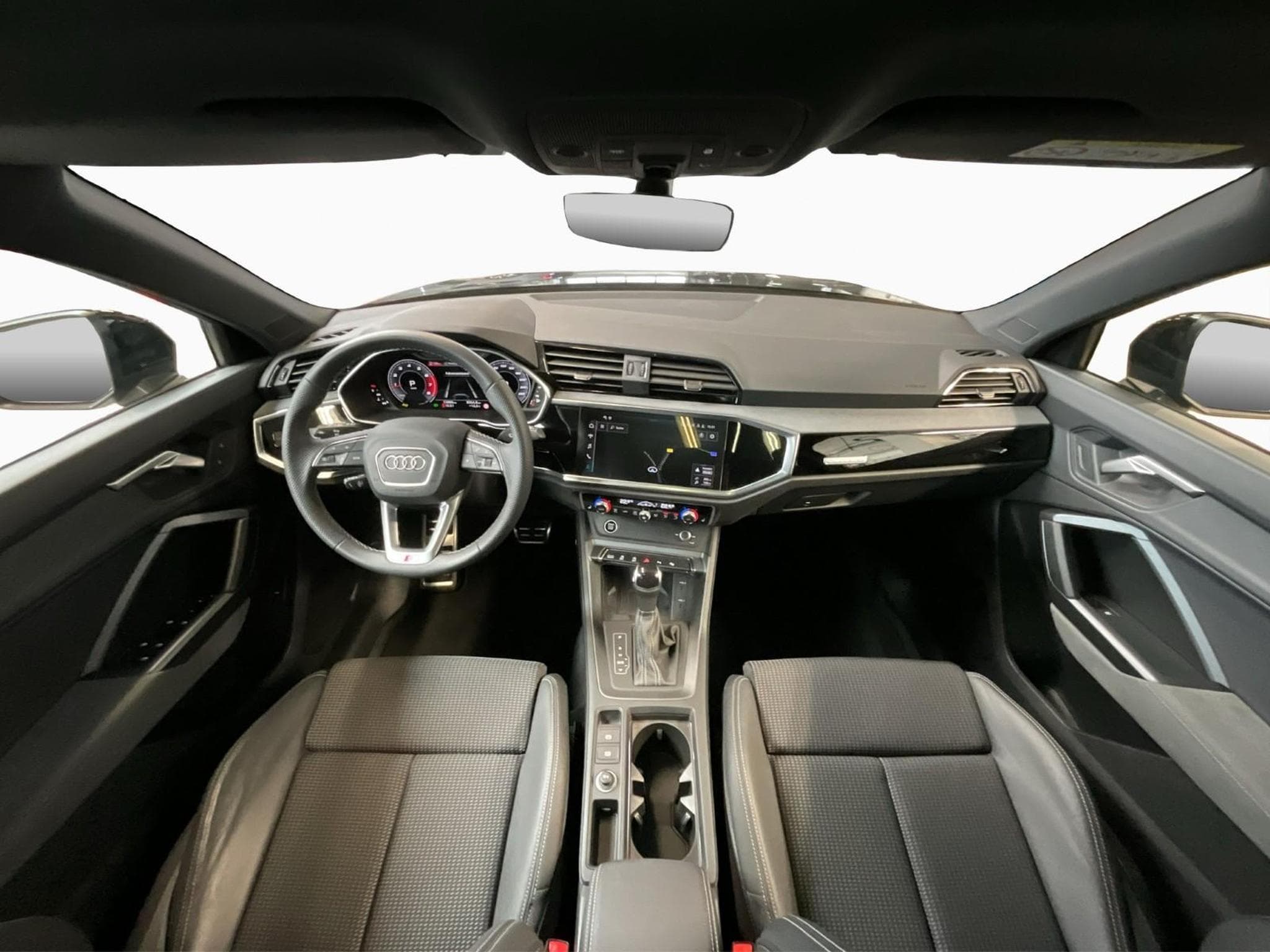 Audi Q3 SB+S-line+S-Tronic+Quattro (2025) - Photo 2