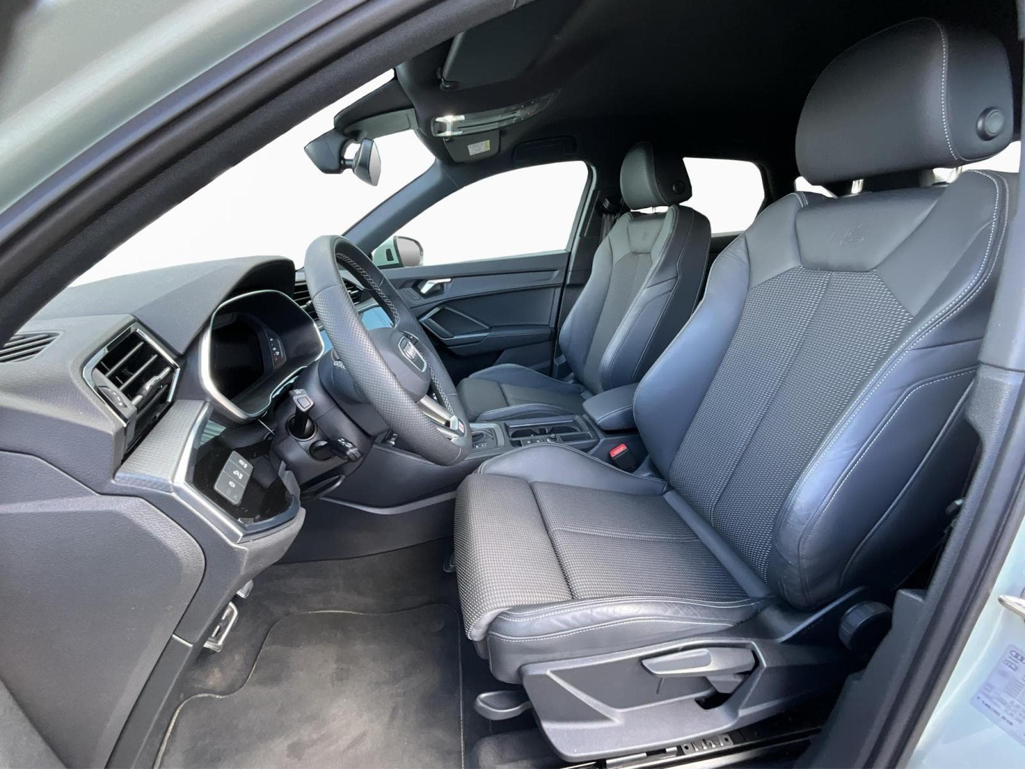 Audi Q3 SB+S-Line+35TFSI+S-Tronic (2025) - Photo 10