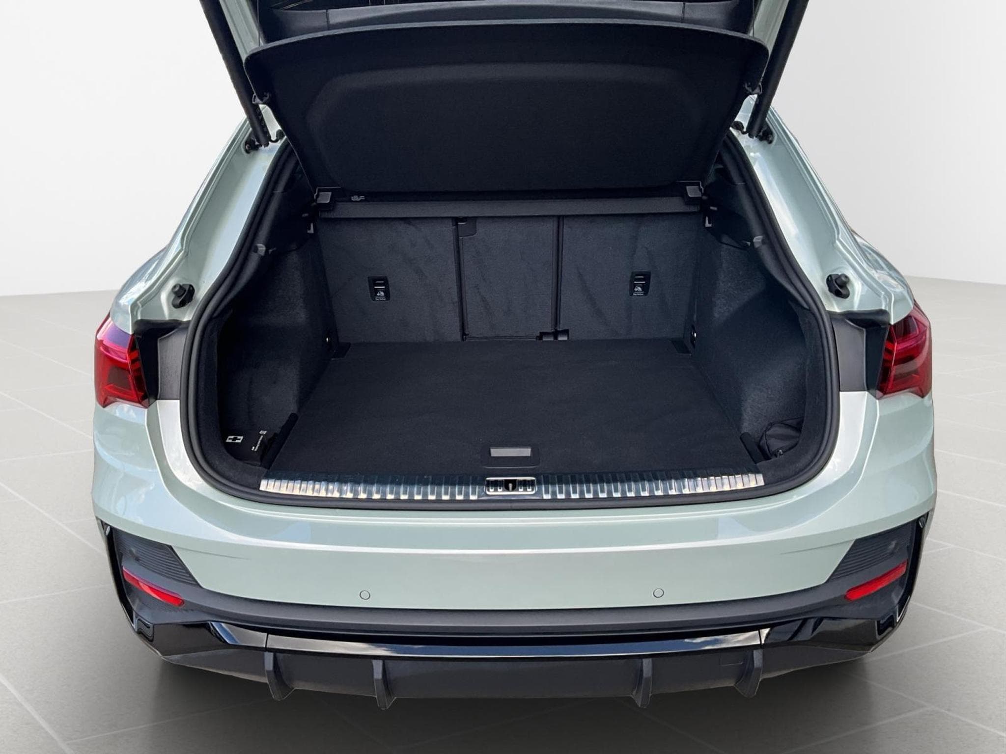 Audi Q3 SB+S-Line+35TFSI+S-Tronic (2025) - Photo 17