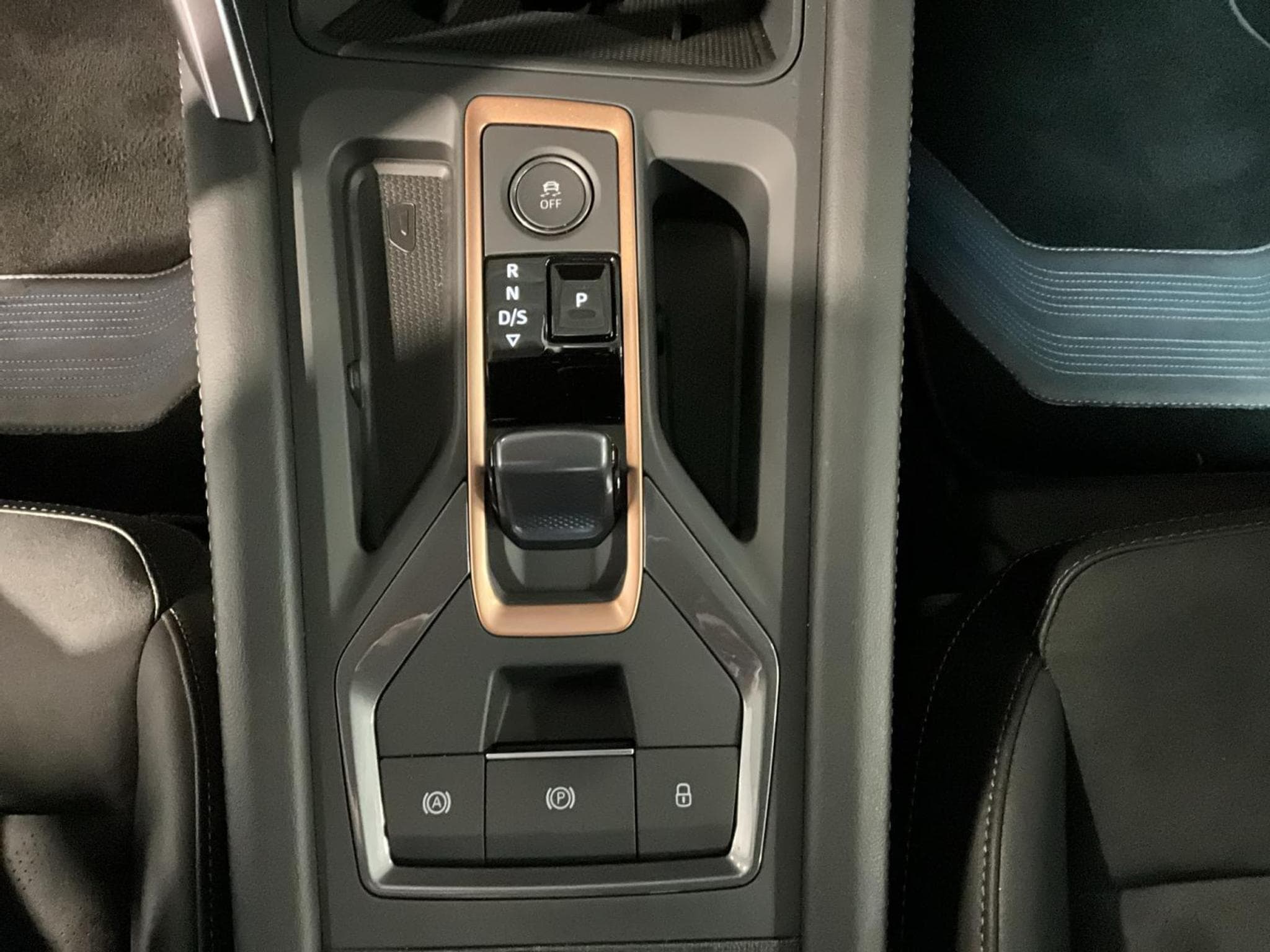 Cupra Leon ST+DSG+Pure-Perf.+Int.Drive (2025) - Photo 12