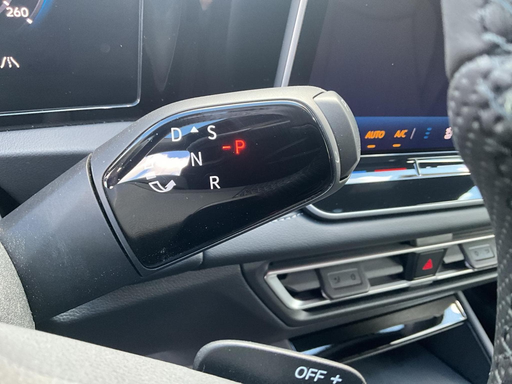 VW Tiguan R-Line+DSG+4M+Black-Style+Pano+AHK (2025) - Foto 12