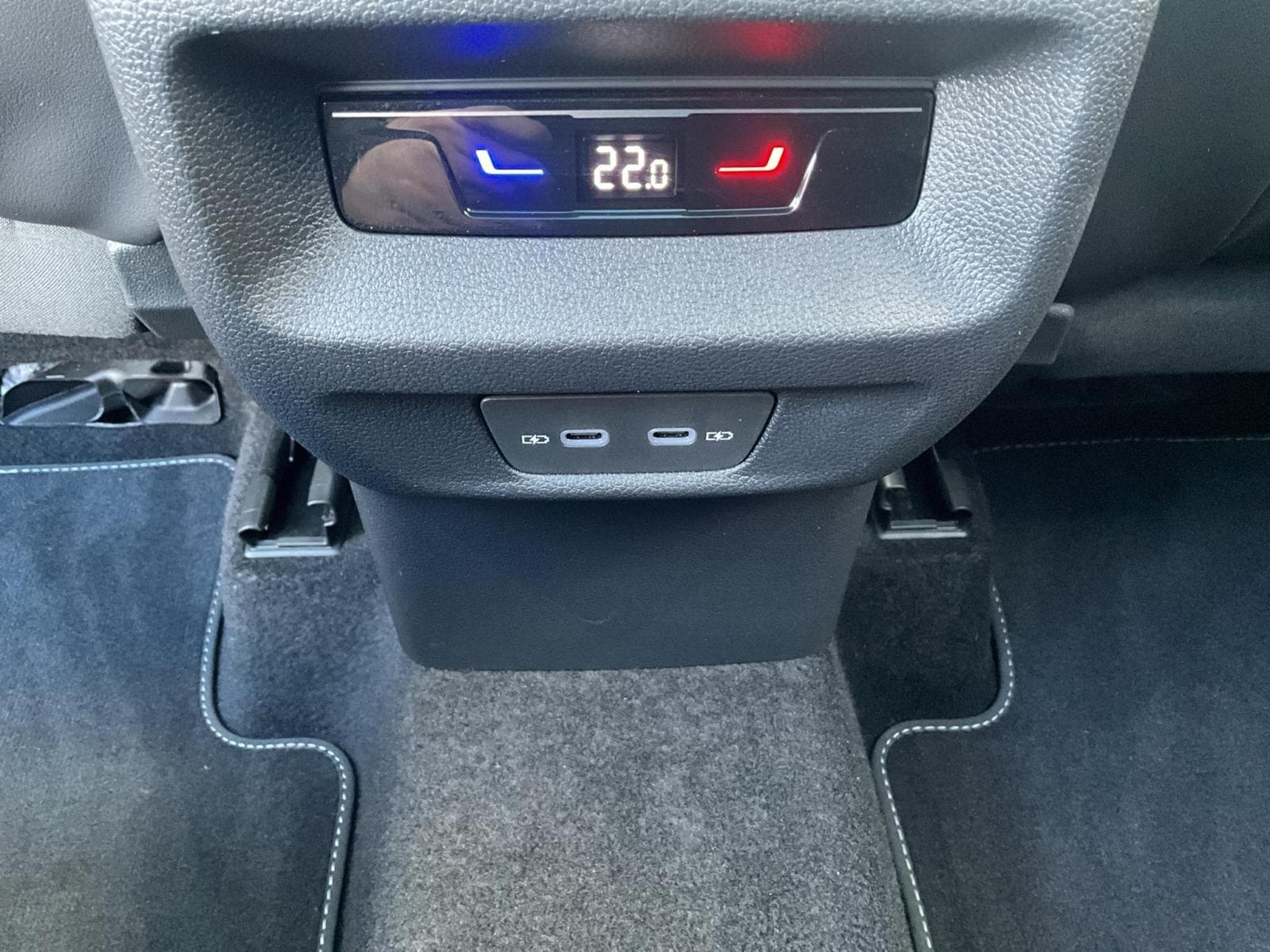 VW Tiguan R-Line+DSG+4M+Black-Style+Pano+AHK (2025) - Foto 21