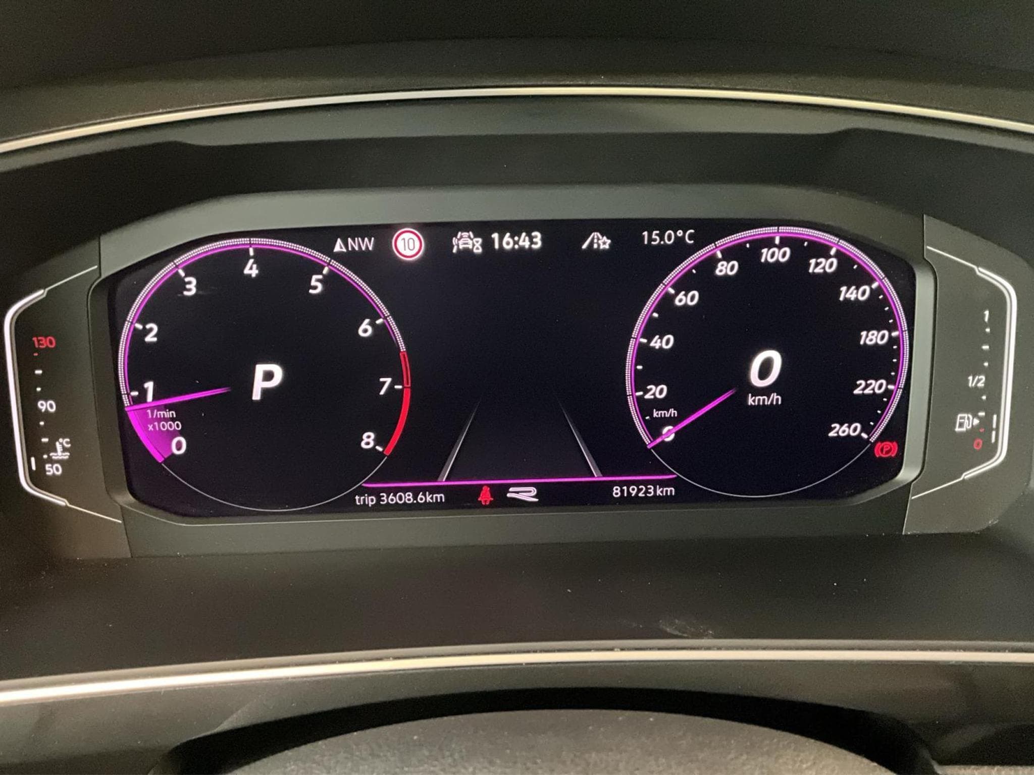 VW Tiguan R-Line+DSG+4M+Navi+Pano (2021) - Foto 11