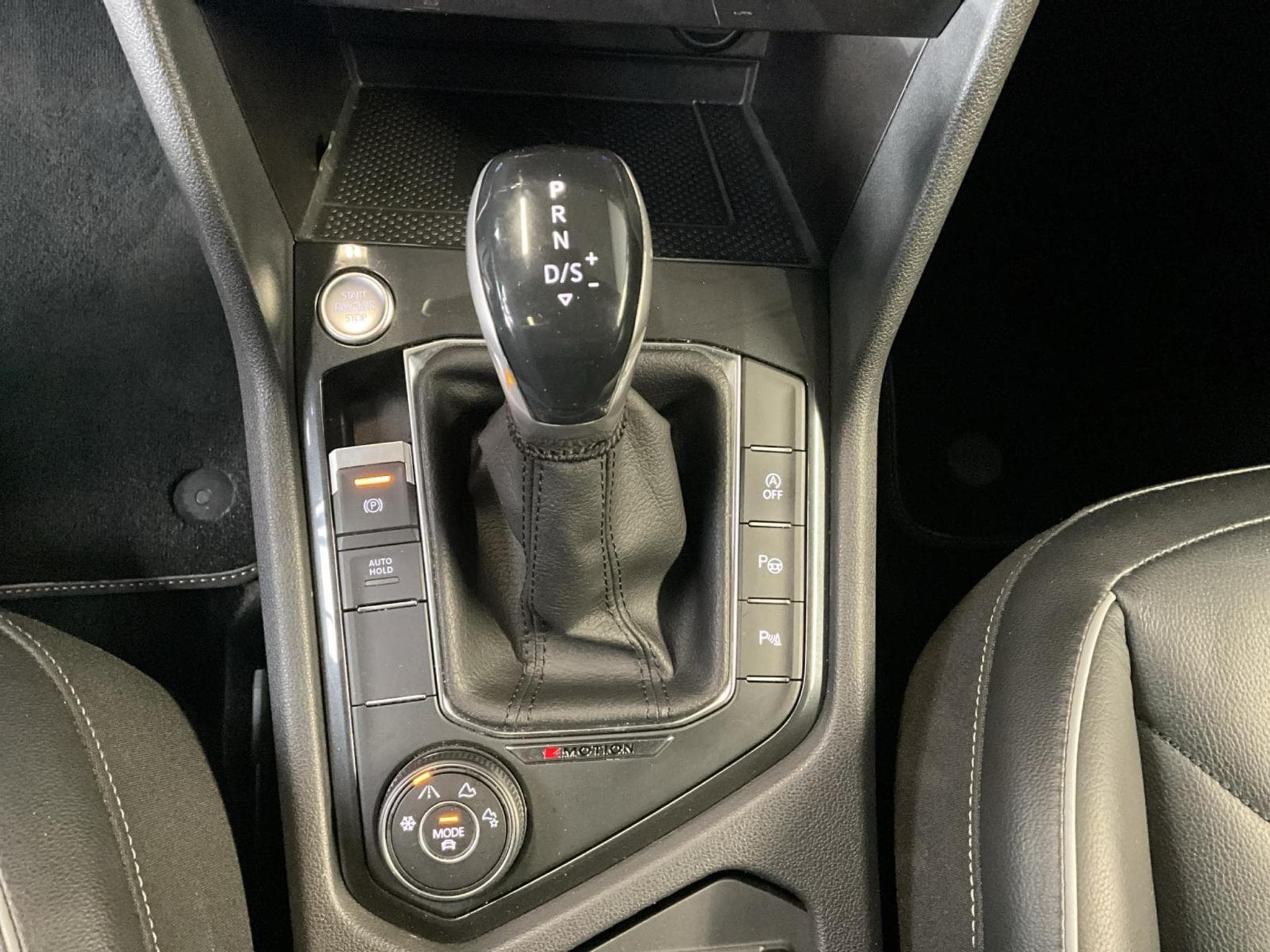 VW Tiguan R-Line+DSG+4M+Navi+Pano (2021) - Foto 12