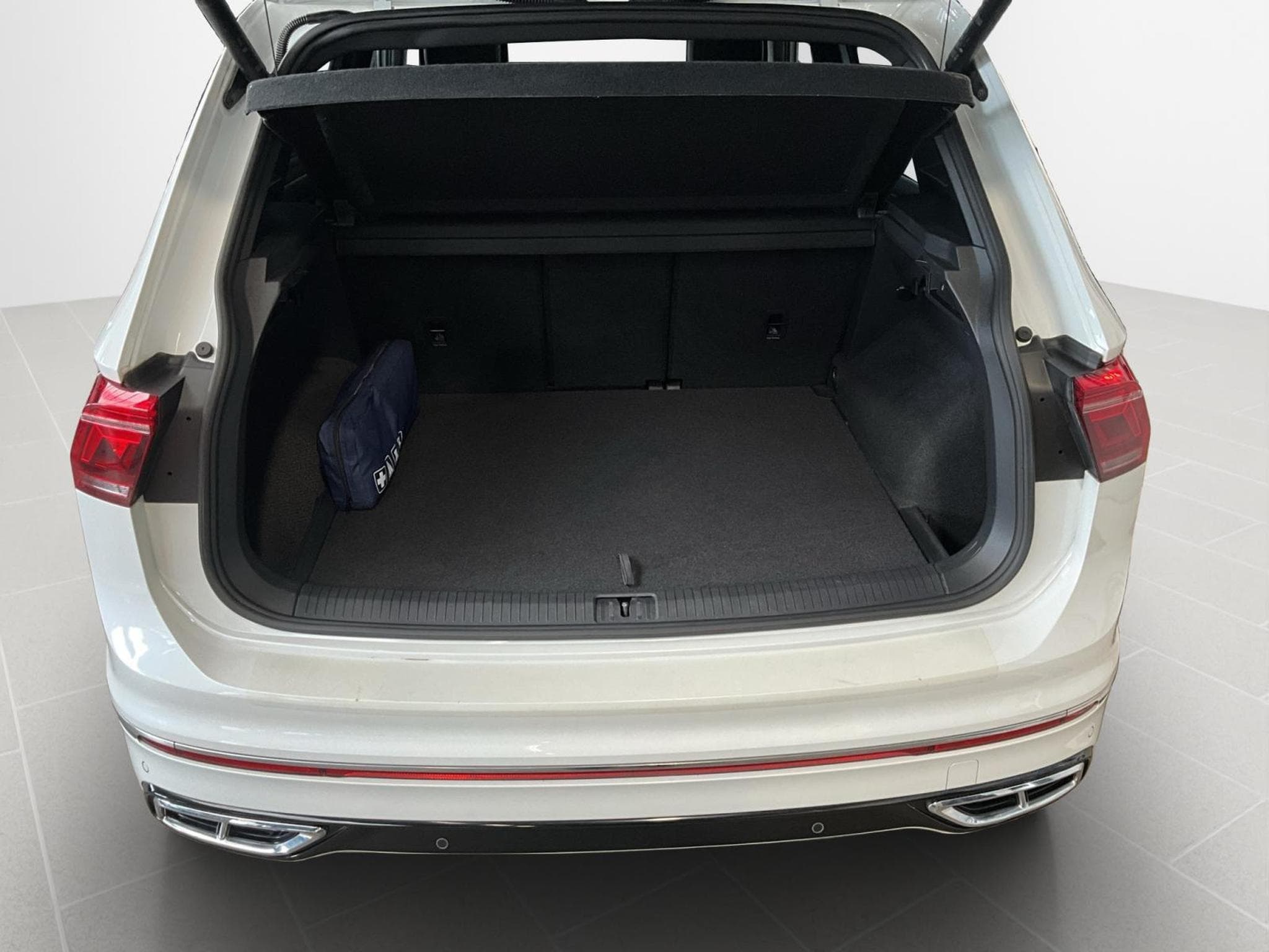 VW Tiguan R-Line+DSG+4M+Navi+Pano (2021) - Foto 17