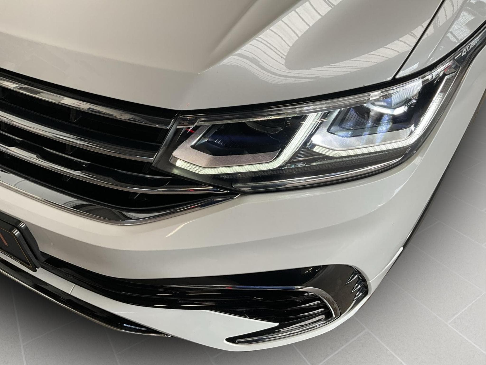 VW Tiguan R-Line+DSG+4M+Navi+Pano (2021) - Foto 18