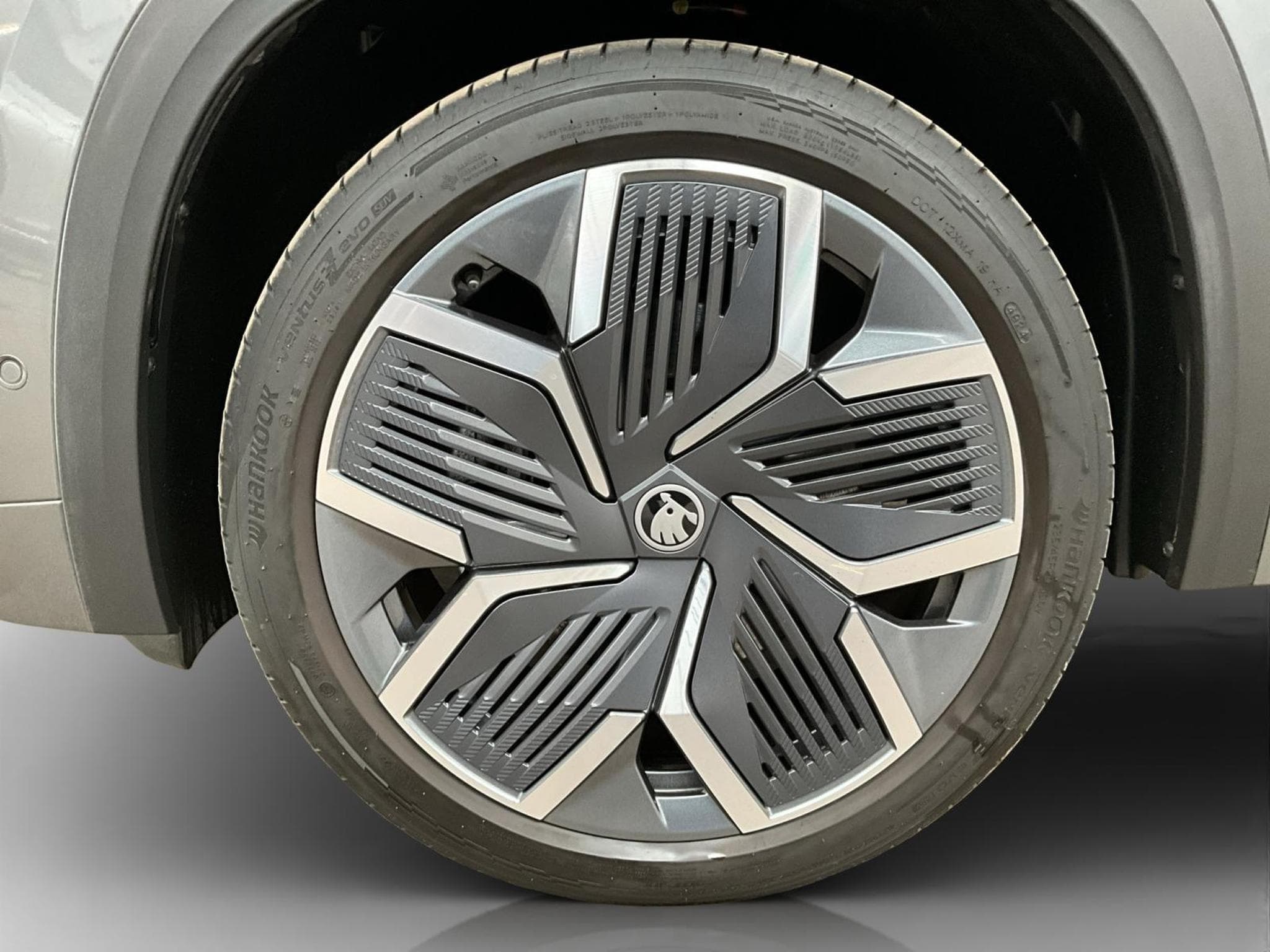 Skoda Kodiaq Sportline+DSG+4x4+StandH.+AHK (2025) - Foto 8