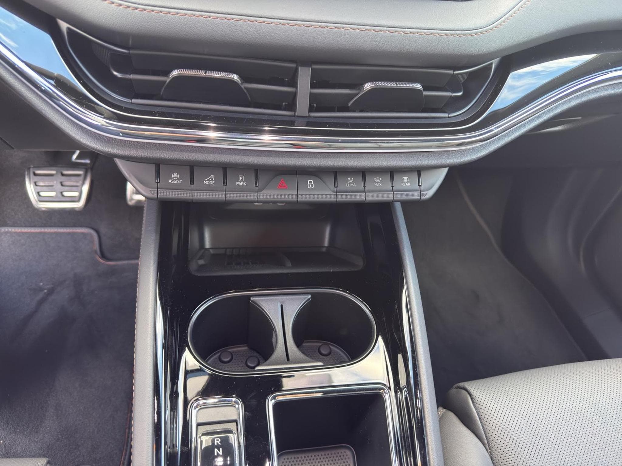 Skoda Enyaq 85X L&K (2025) - Photo 12