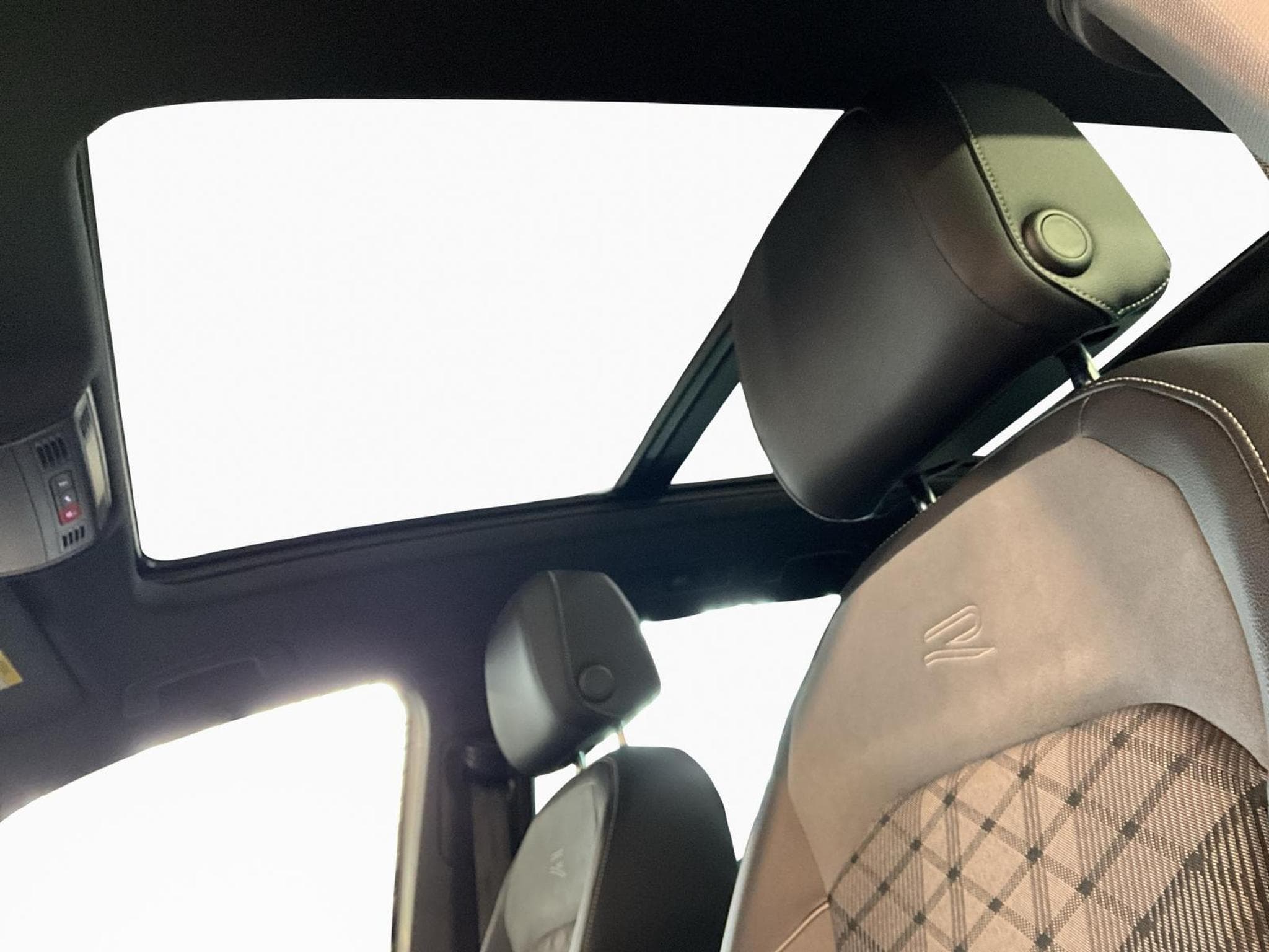 VW Tiguan R-Line+DSG+4M+Pano+MatrixLed (2021) - Foto 15