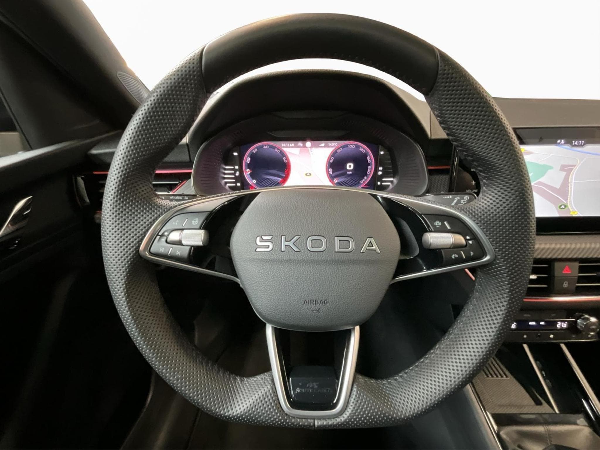 Skoda Kamiq Monte-Carlo+BVM+Pano+LED (2025) - Foto 10