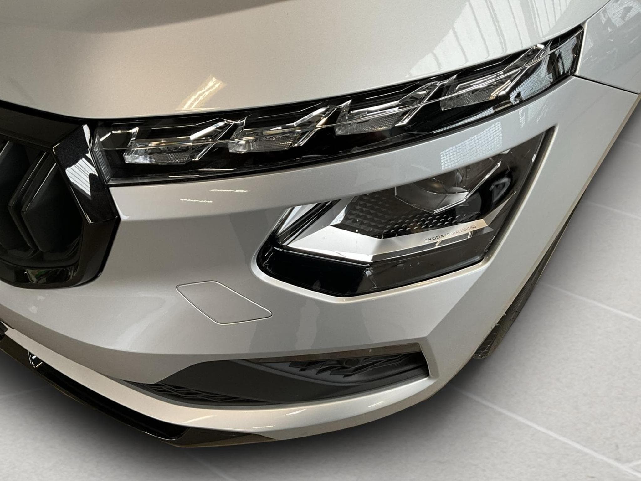 Skoda Kamiq Monte-Carlo+BVM+Pano+LED (2025) - Foto 18