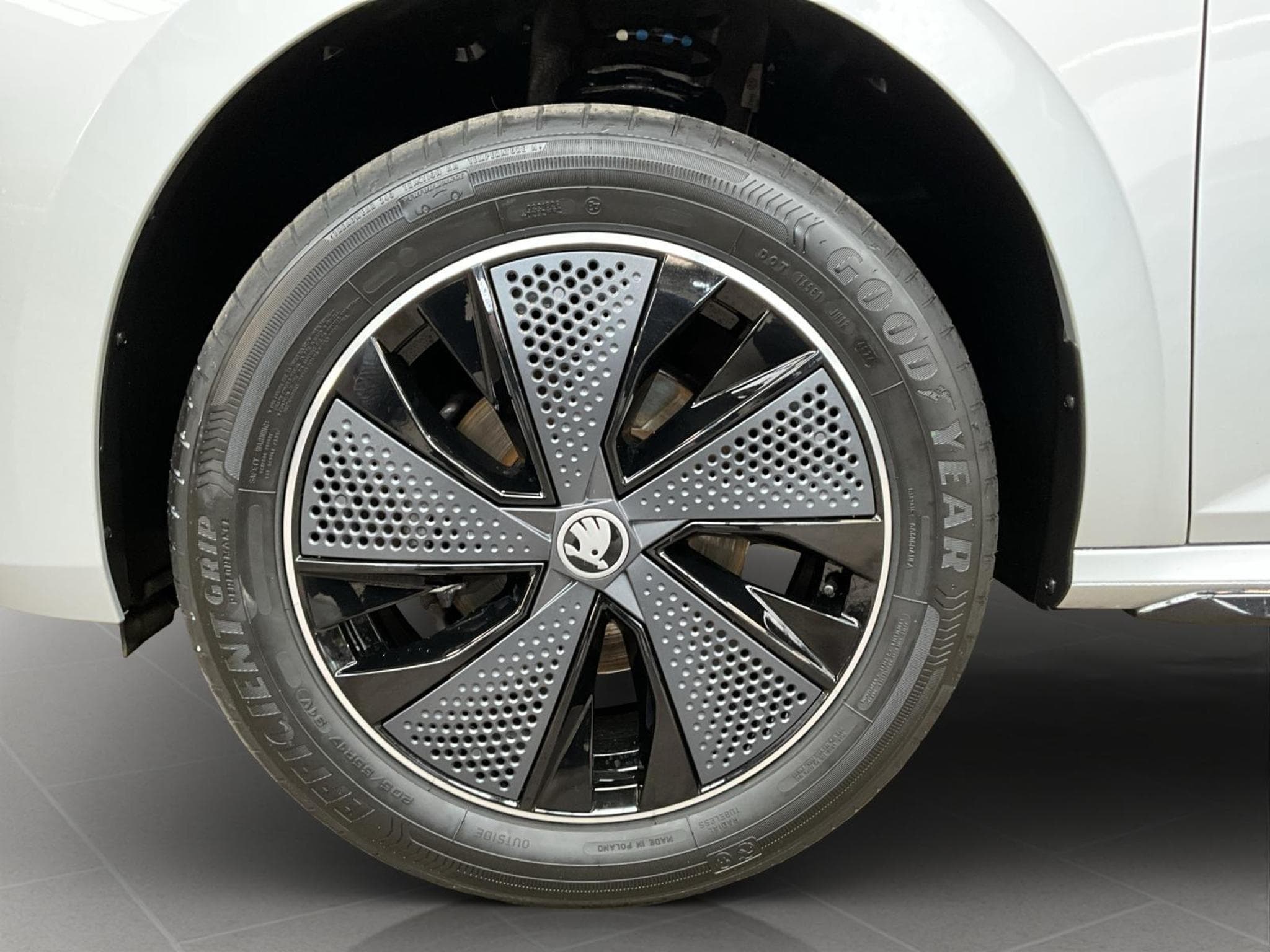 Skoda Kamiq Monte-Carlo+BVM+Pano+LED (2025) - Foto 8