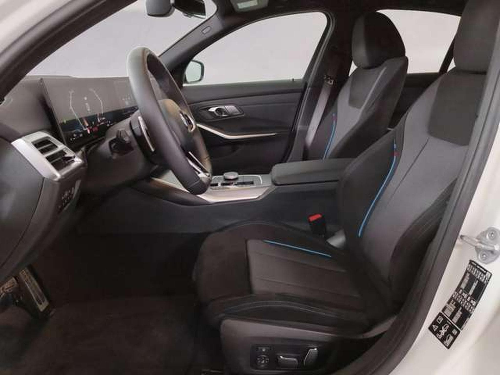 BMW 320 i xDrive HiFi DAB LED RFK Shz (2025) - Photo 9