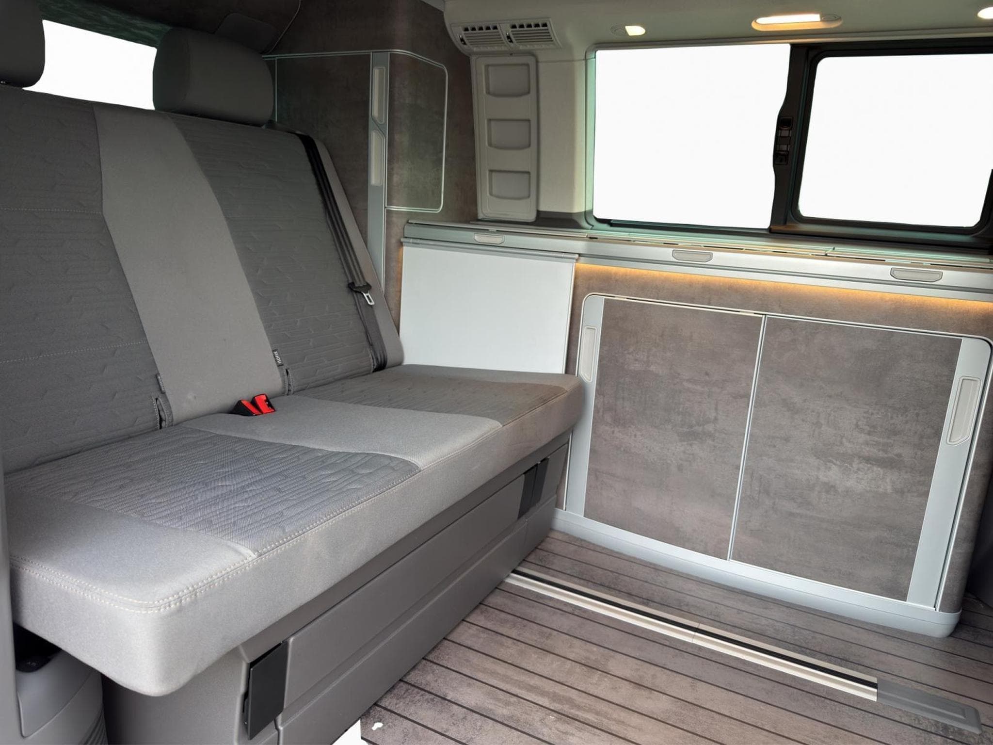 VW T6.1 Ocean Edition (2023) - Photo 11