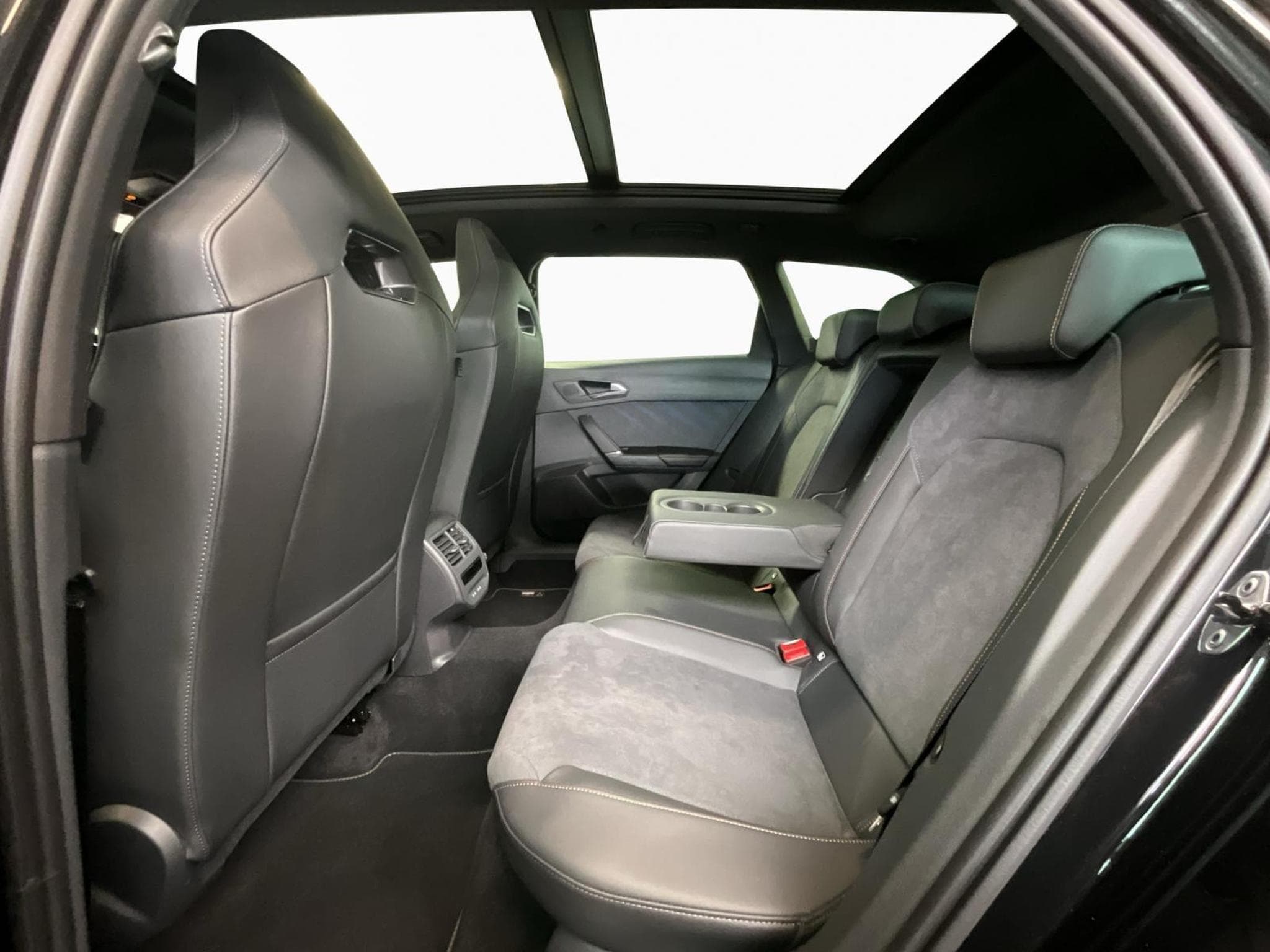 Cupra Leon ST+DSG+Pure-Perf.+Skyline (2025) - Foto 16